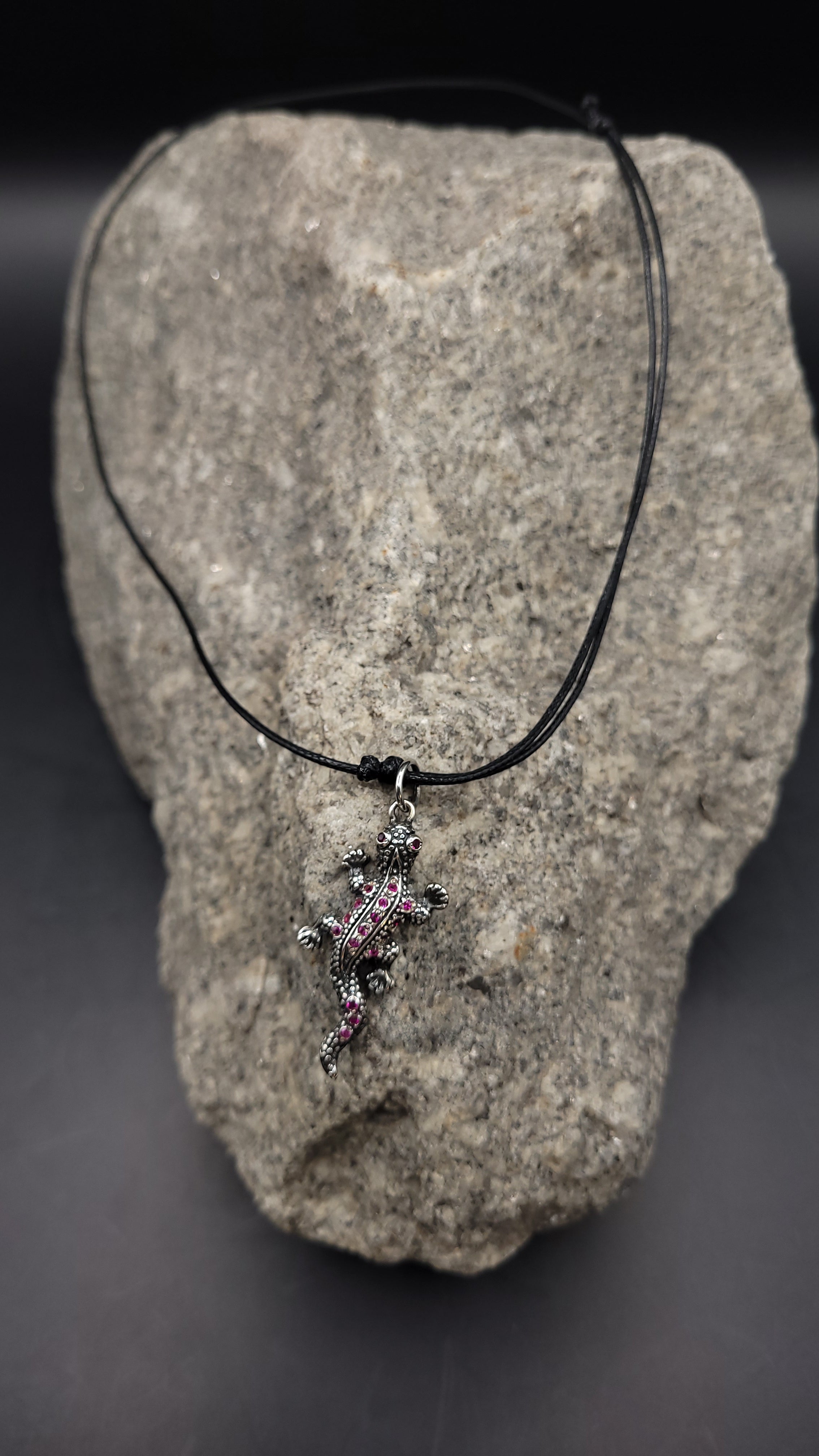 Anhänger "Gecko" · 925 Sterling Silber · magenta Zirkonia