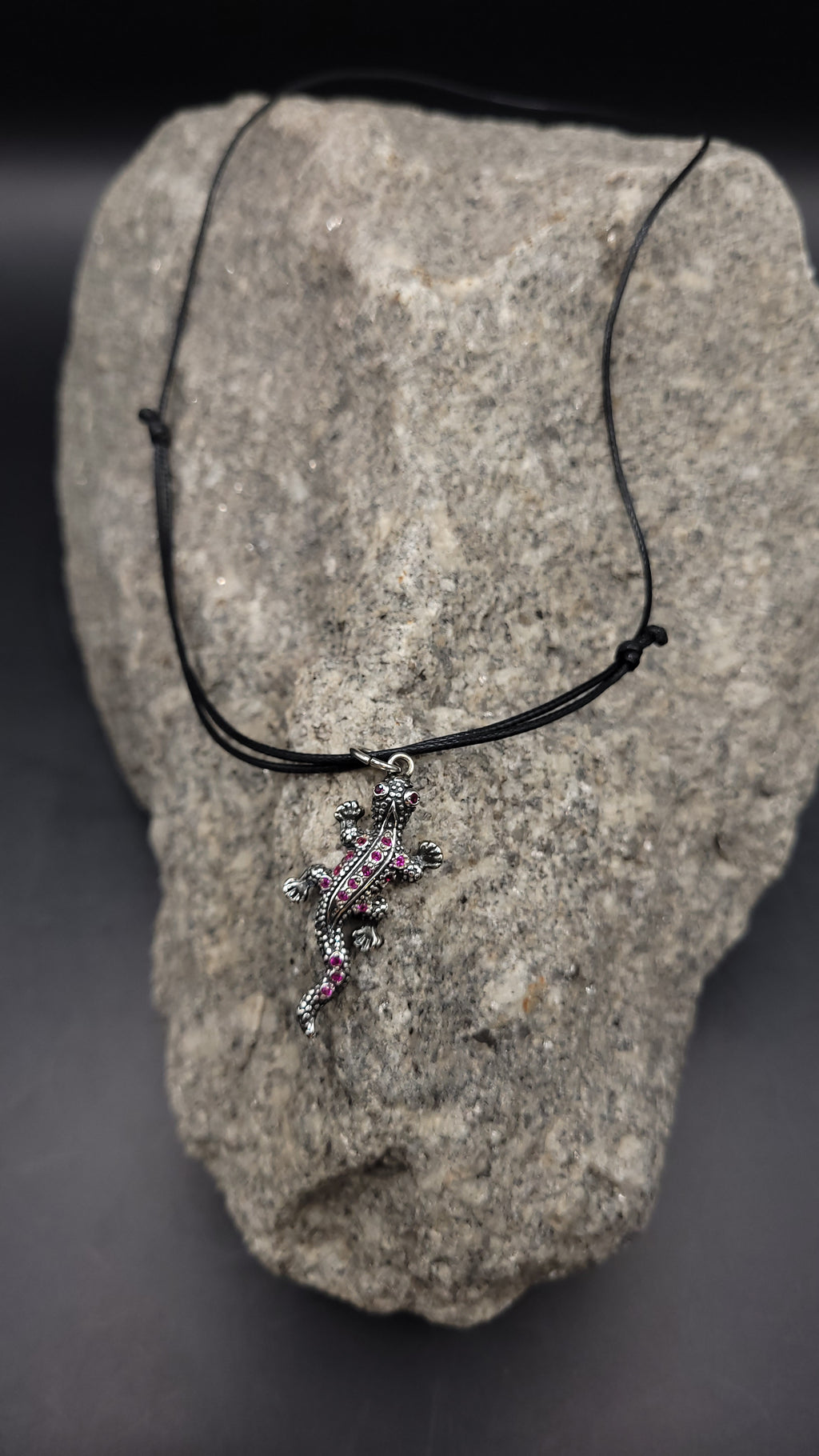 Anhänger "Gecko" · 925 Sterling Silber · magenta Zirkonia