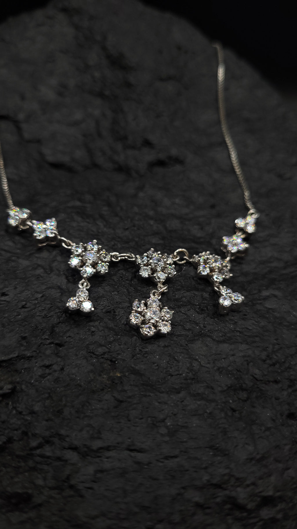 Collier "Blütenzauber" · 925 Sterling Silber · weiße Zirkonia· Florales Design