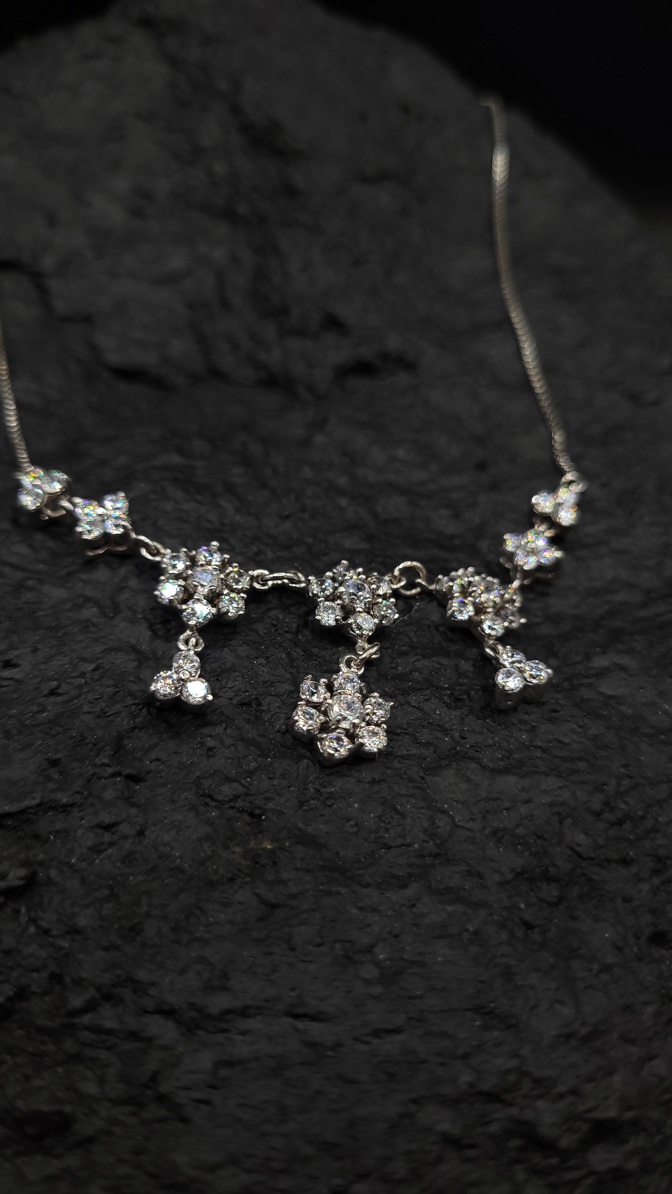 Collier "Blütenzauber" · 925 Sterling Silber · weiße Zirkonia· Florales Design