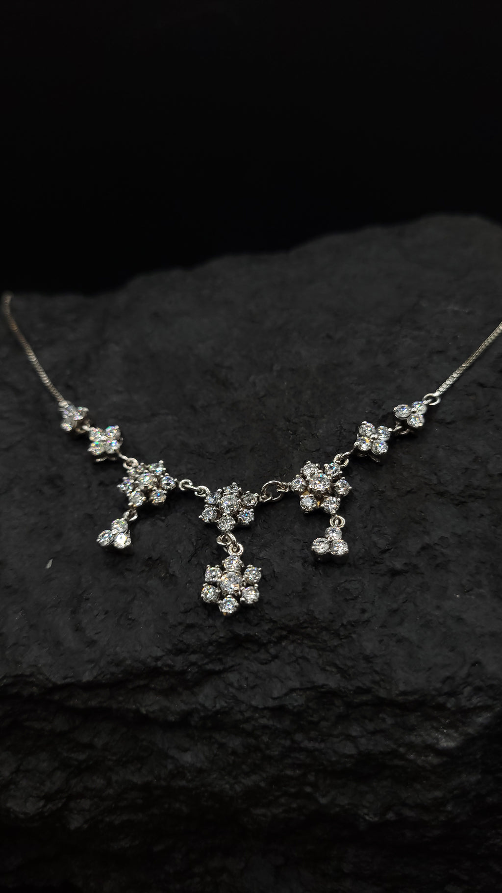Collier "Blütenzauber" · 925 Sterling Silber · weiße Zirkonia· Florales Design