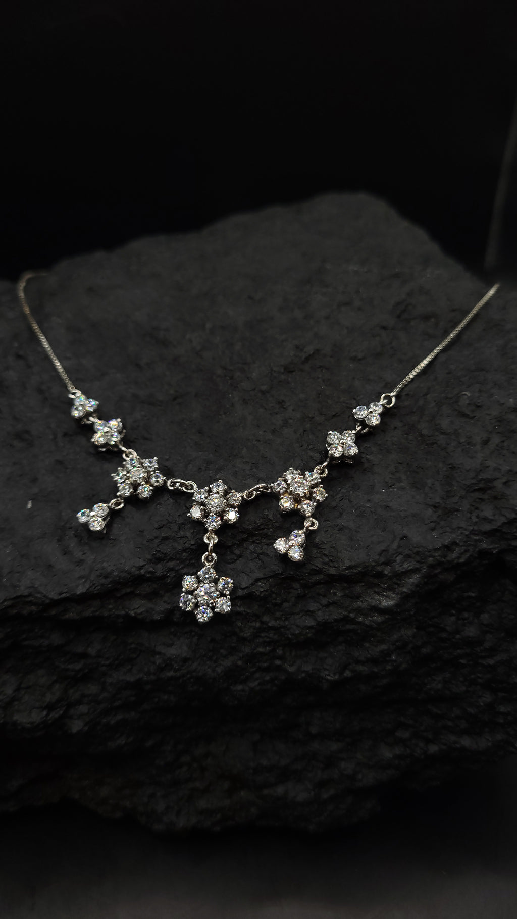 Collier "Blütenzauber" · 925 Sterling Silber · weiße Zirkonia· Florales Design