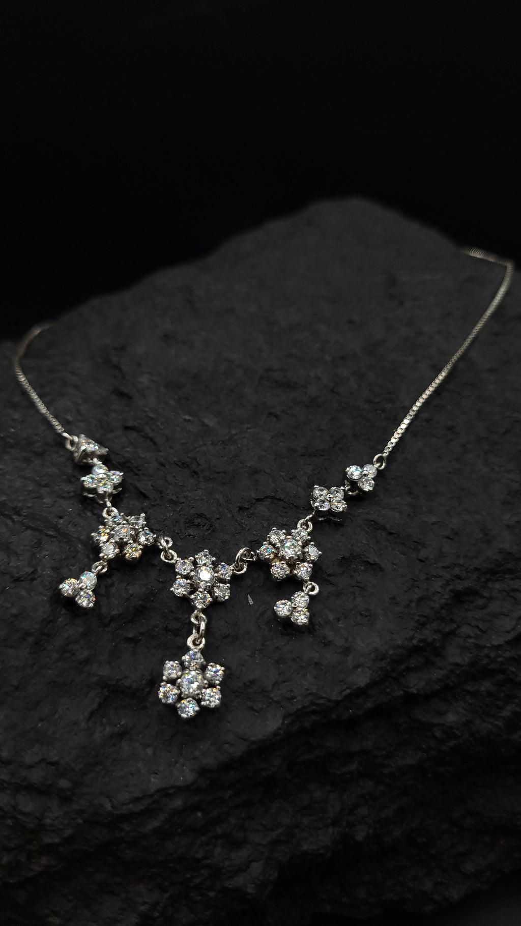 Collier "Blütenzauber" · 925 Sterling Silber · weiße Zirkonia· Florales Design
