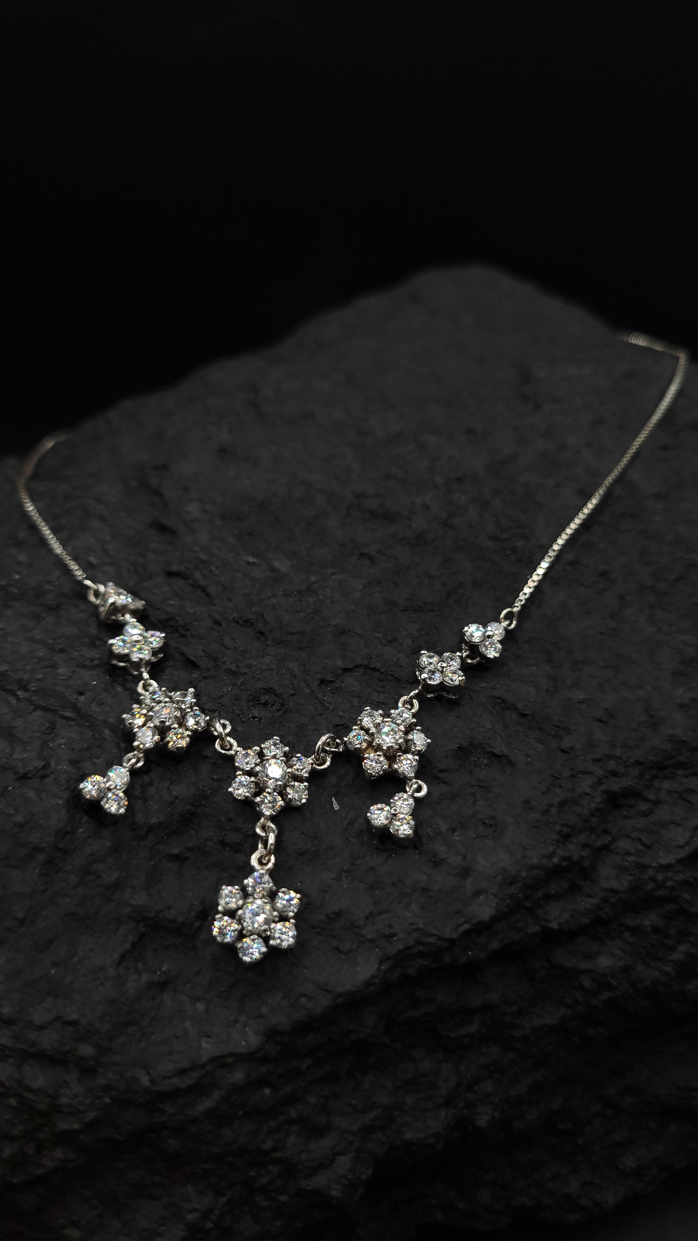 Collier "Blütenzauber" · 925 Sterling Silber · weiße Zirkonia· Florales Design