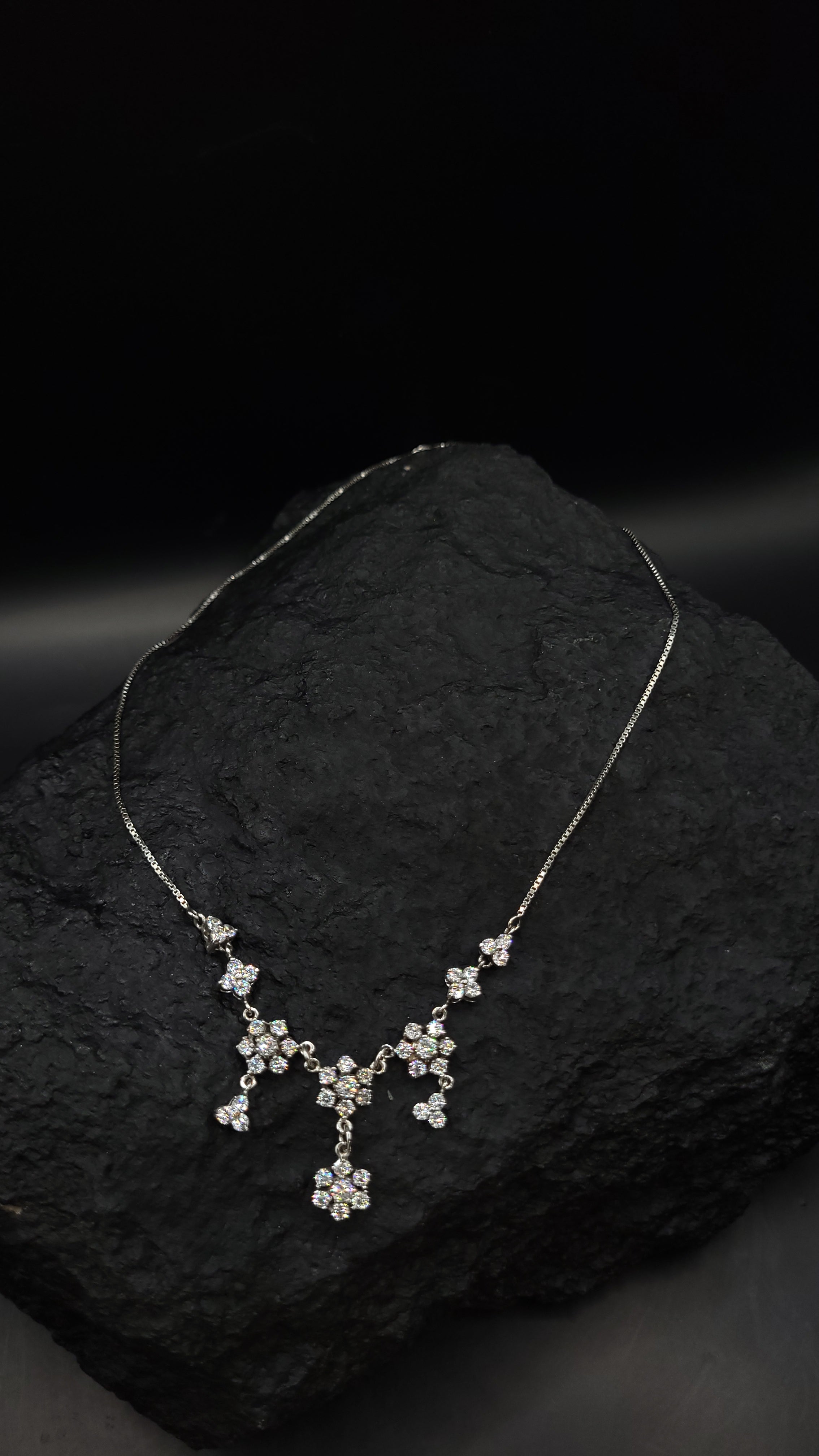 Collier "Blütenzauber" · 925 Sterling Silber · weiße Zirkonia· Florales Design