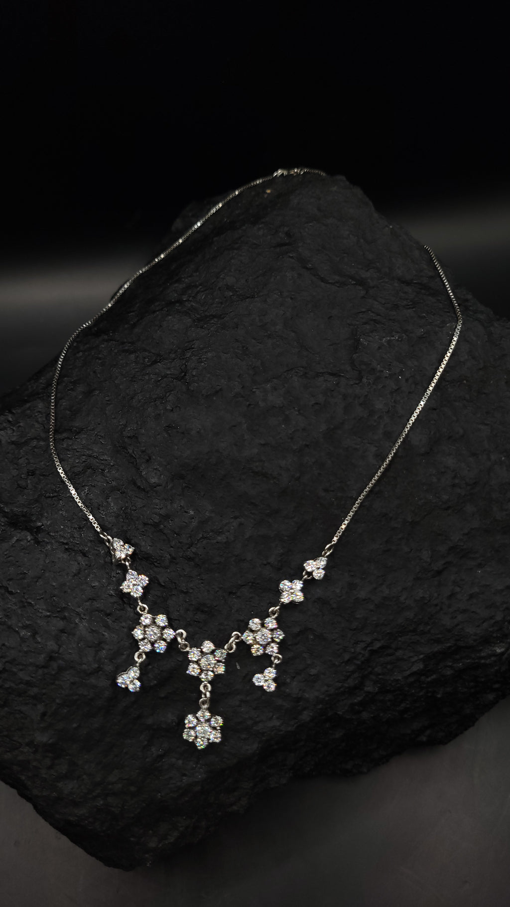 Collier "Blütenzauber" · 925 Sterling Silber · weiße Zirkonia· Florales Design