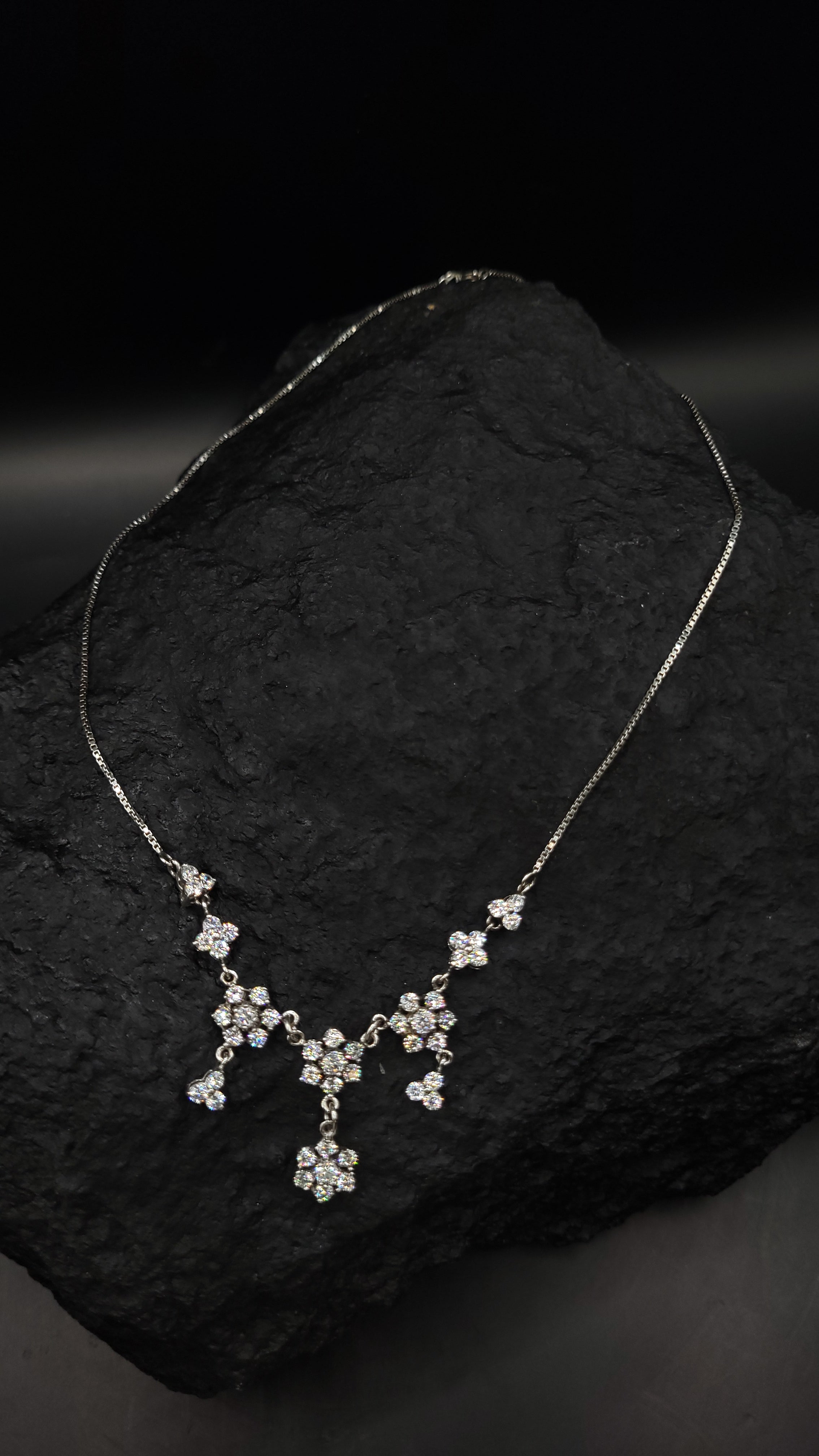 Collier "Blütenzauber" · 925 Sterling Silber · weiße Zirkonia· Florales Design