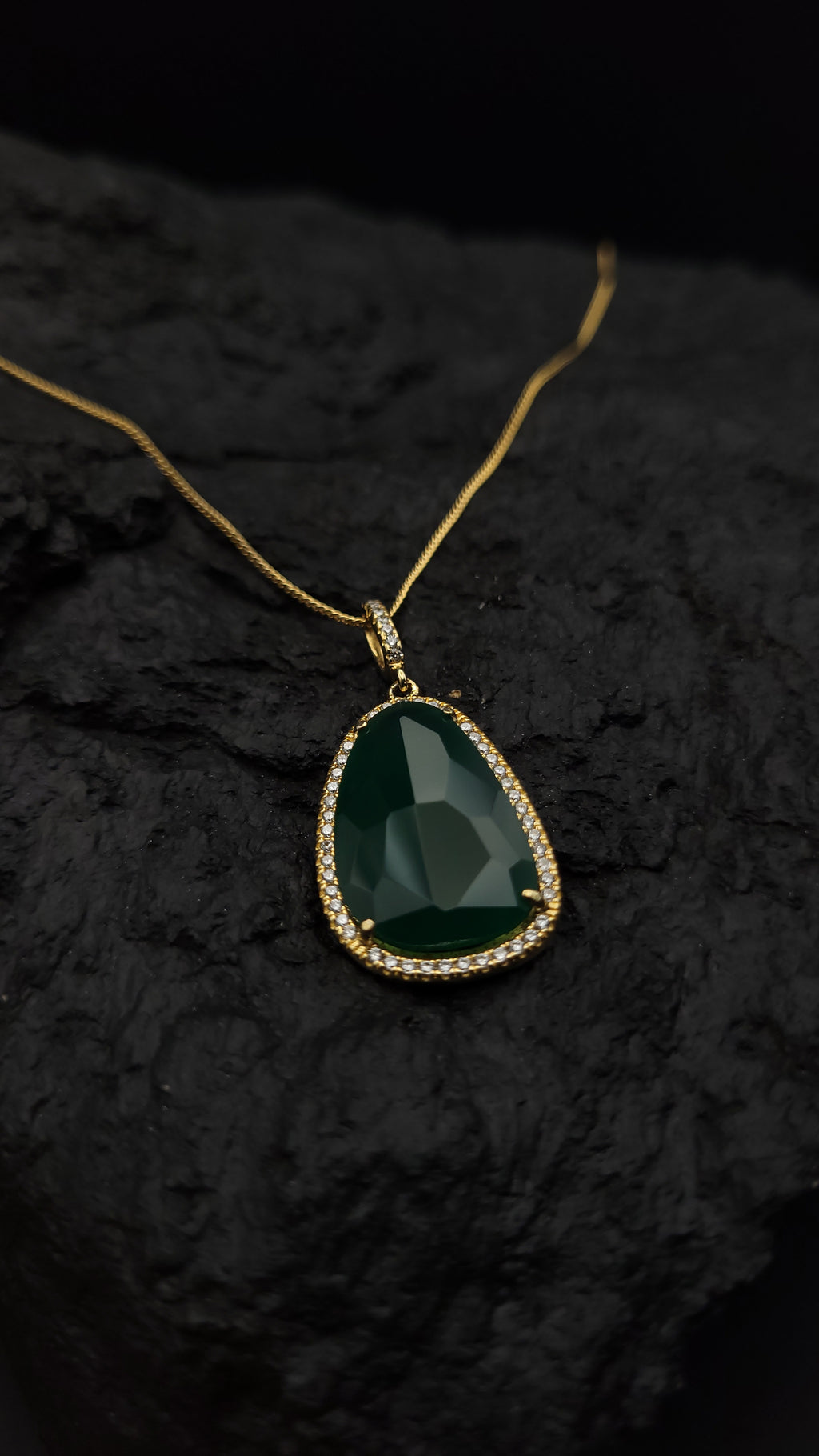 Halskette "grünes Auge" · 925 Sterling Silber · Gelbgold vergoldet