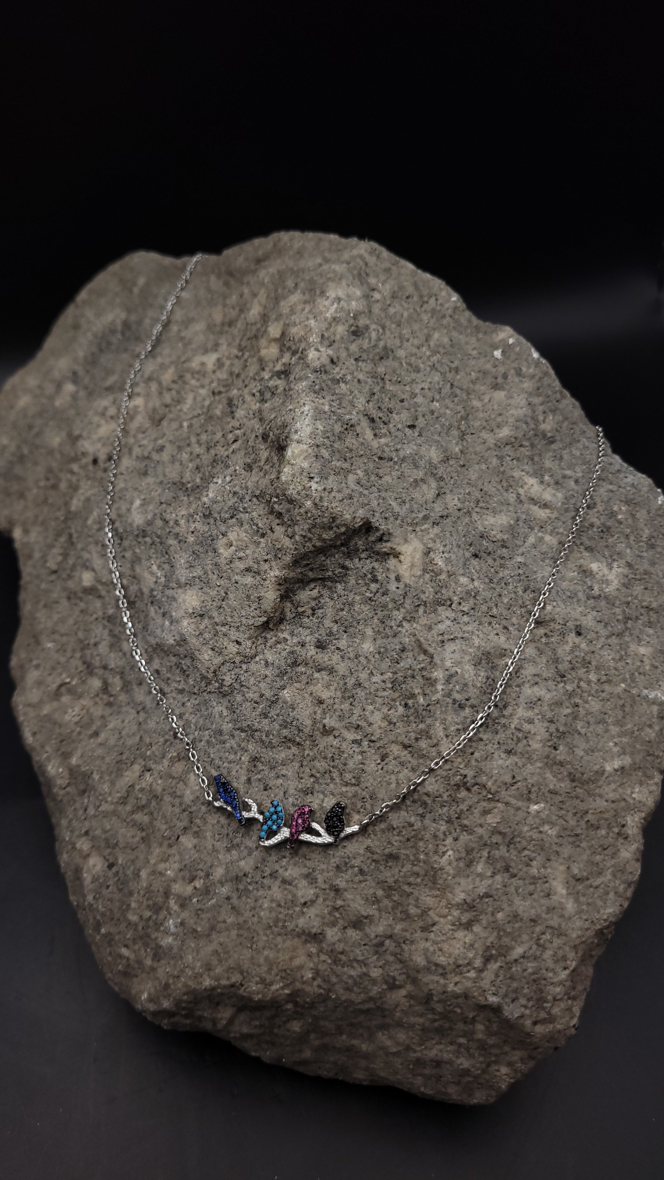 Collier "Vogelgesang" · 925 Sterling Silber · Edelsteine · Saphir, Türkis, Rubin, Onyx