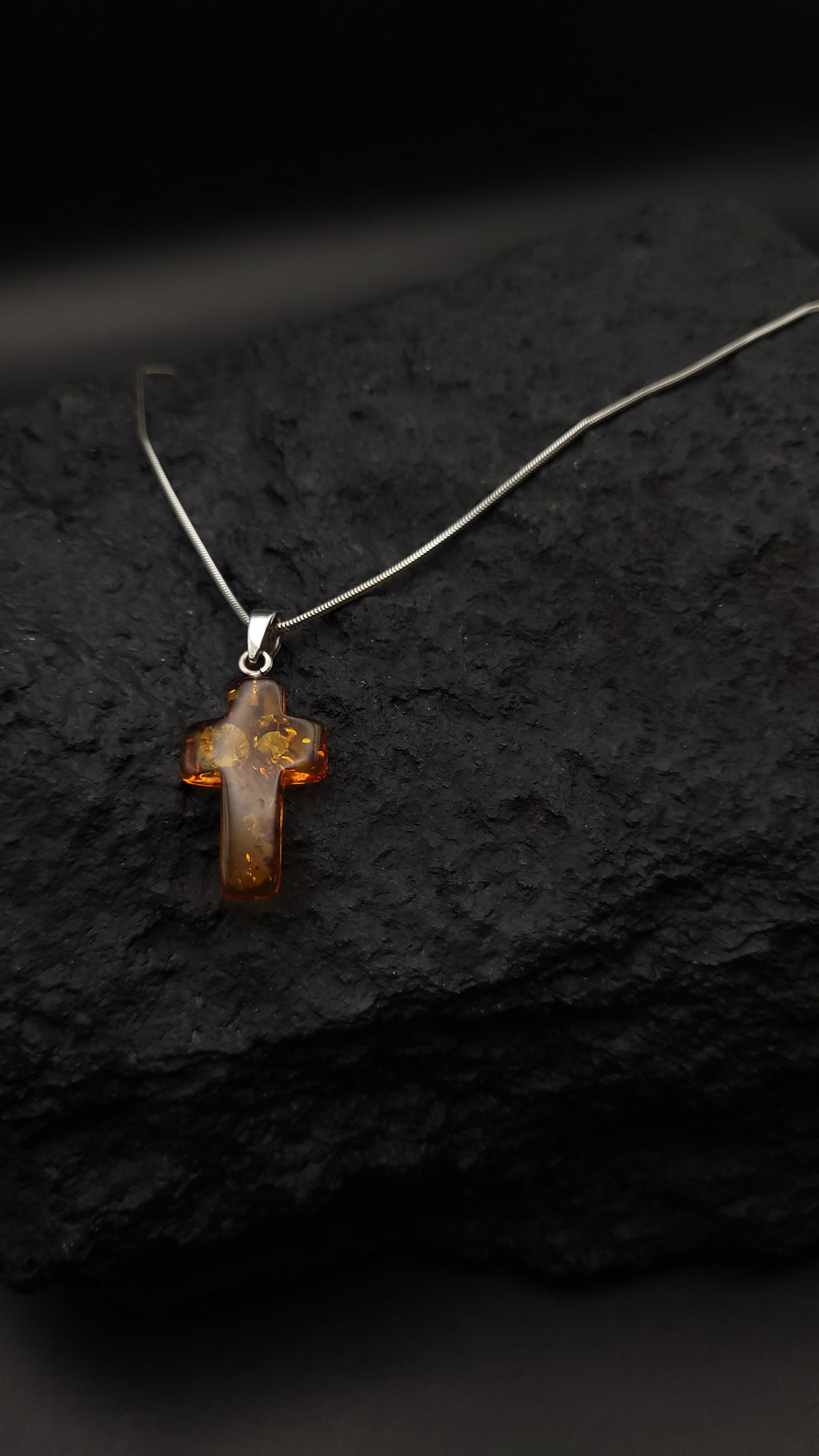 Kreuz-Kette aus Bernstein & 925 Sterling Silber – Unikat