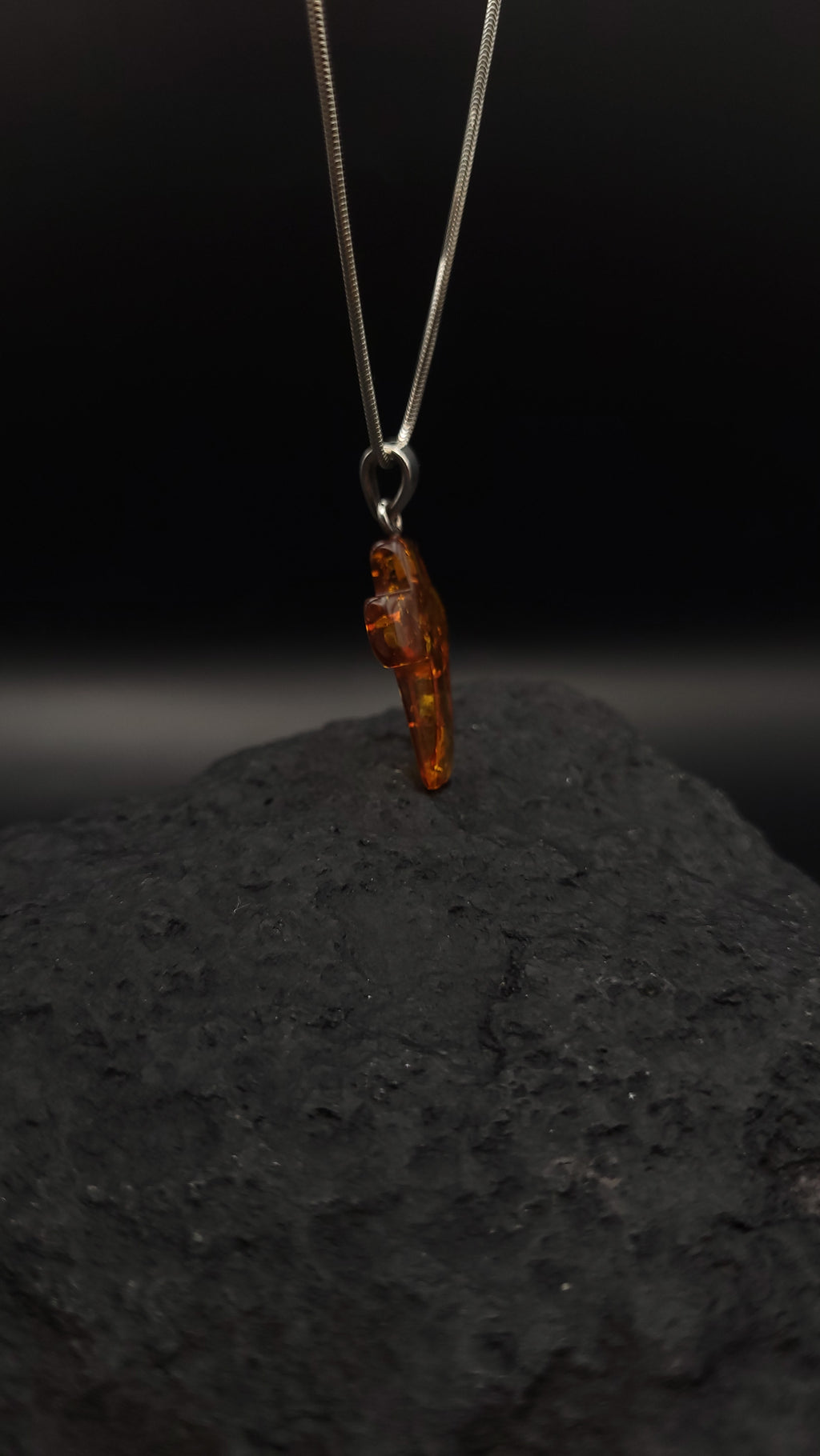 Kreuz-Kette aus Bernstein & 925 Sterling Silber – Unikat