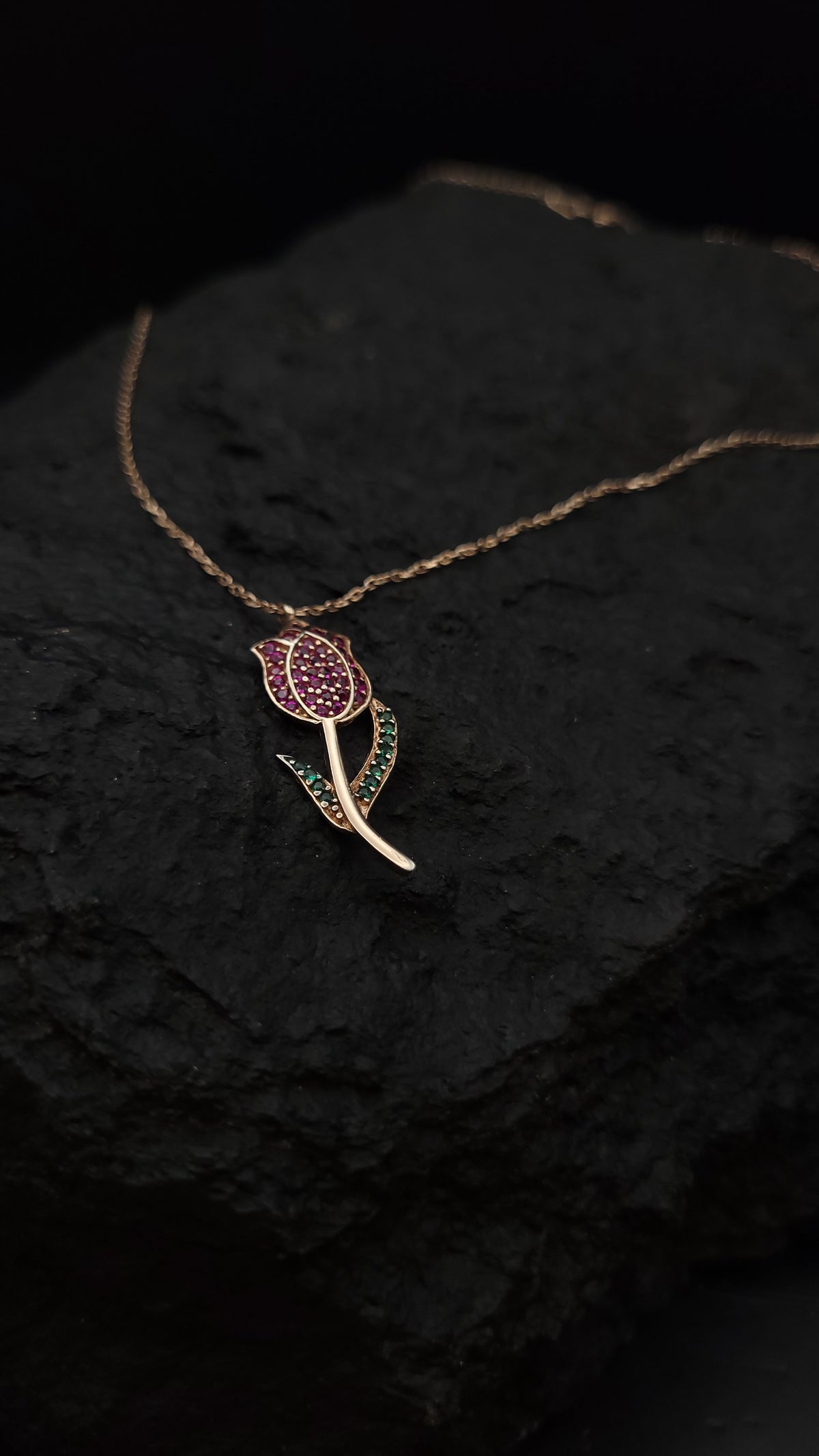 Collier "Tulpe" · 925 Sterling Silber · Edelsteine: Rubin, Smaragd