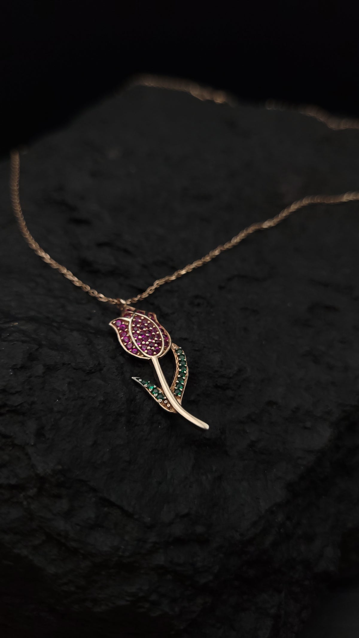 Collier "Tulpe" · 925 Sterling Silber · Edelsteine: Rubin, Smaragd