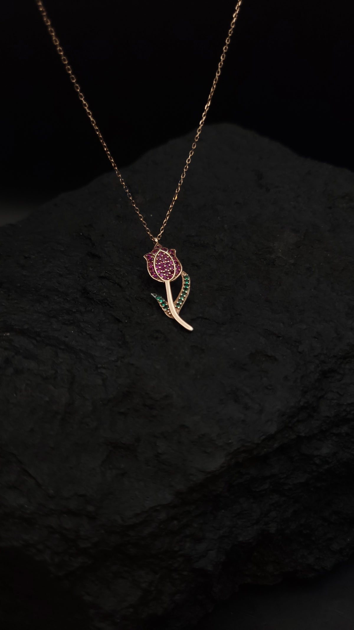 Collier "Tulpe" · 925 Sterling Silber · Edelsteine: Rubin, Smaragd