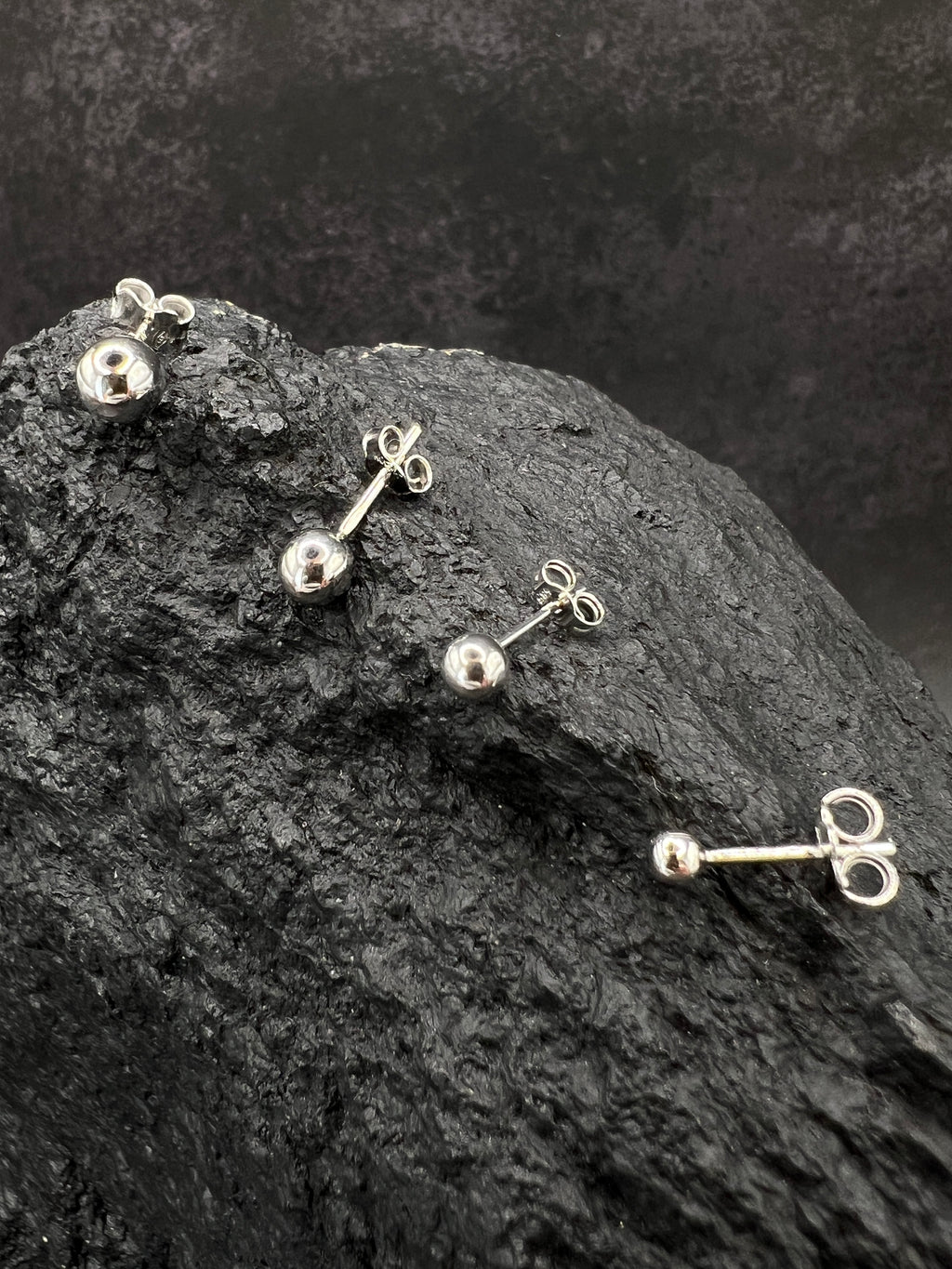 Kollektion Ohrstecker 585 Weißgold · Kugeln · polierte Oberfläche · unisex