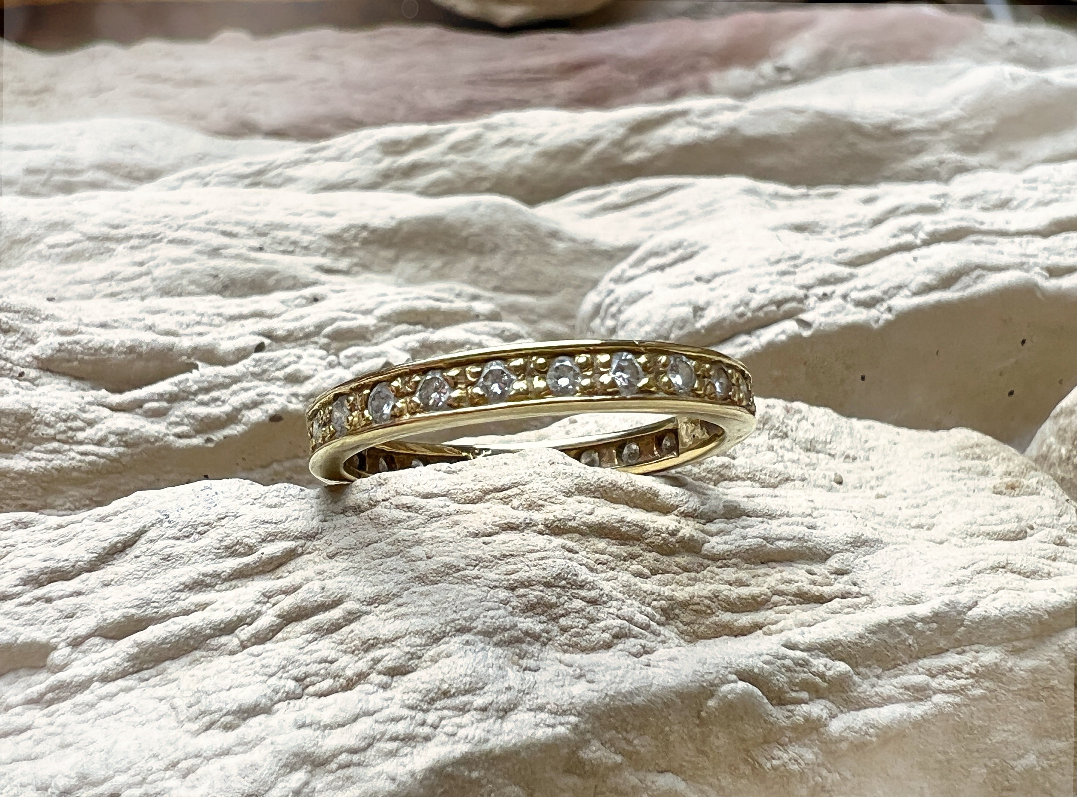 Memoire-Ring aus 585er Gold mit funkelnden Diamanten – Nr. 56-57 (16-17)