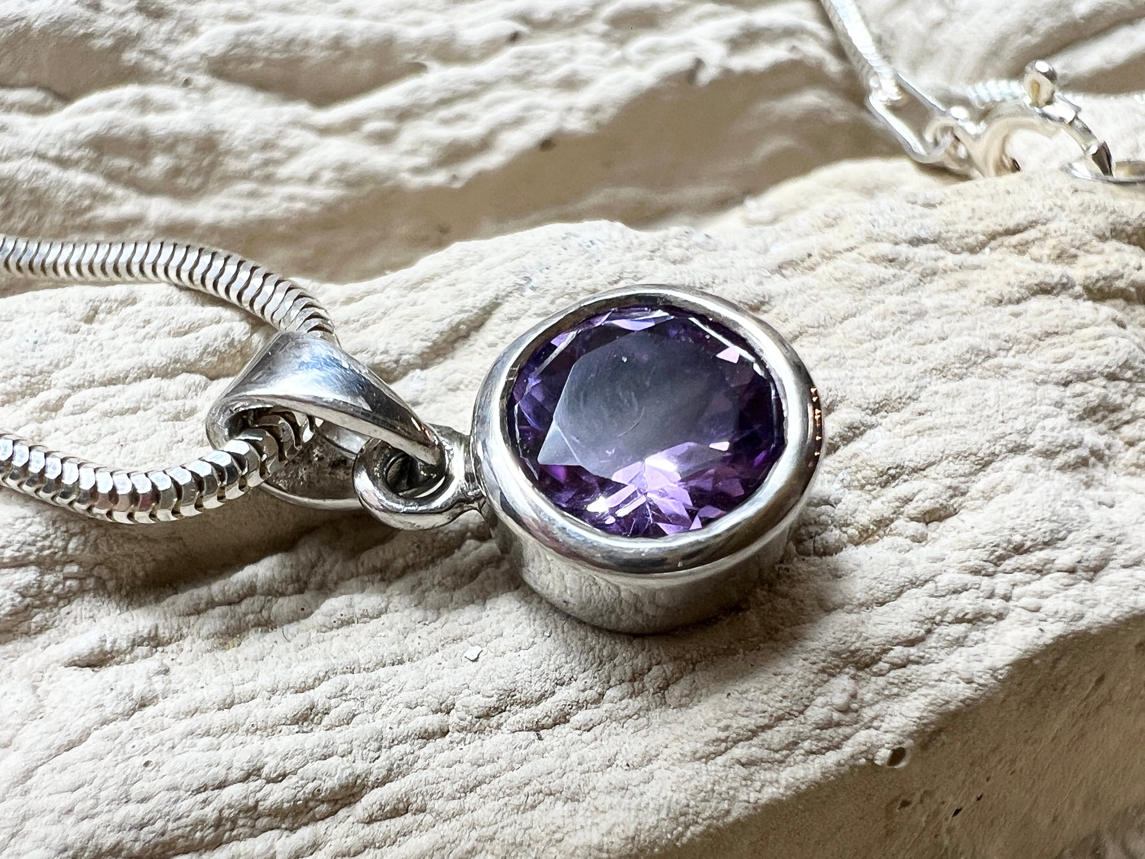 Halskette "Ruhe, Klarheit, Frische" - 925 Sterling Silber - 45 cm - Amethyst, Edeltopas weiß oder blau