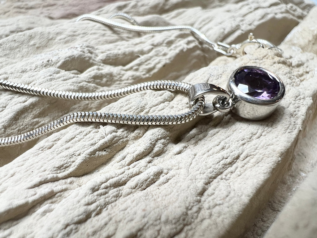 Halskette "Ruhe, Klarheit, Frische" - 925 Sterling Silber - 45 cm - Amethyst, Edeltopas weiß oder blau