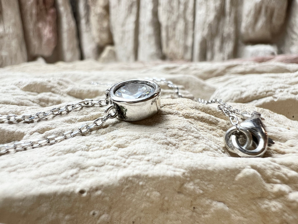 Collier "Zeitlose Eleganz" - 925 Sterling Silber - Vergoldung - weißer Zirkonia