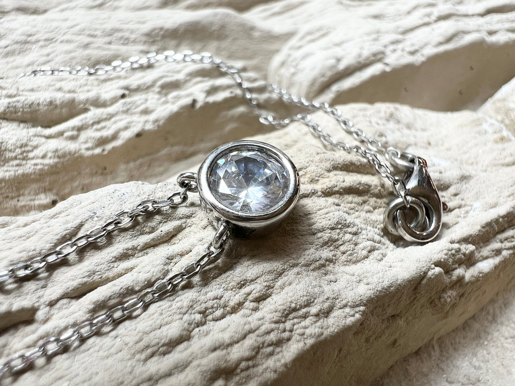 Collier "Zeitlose Eleganz" - 925 Sterling Silber - Vergoldung - weißer Zirkonia