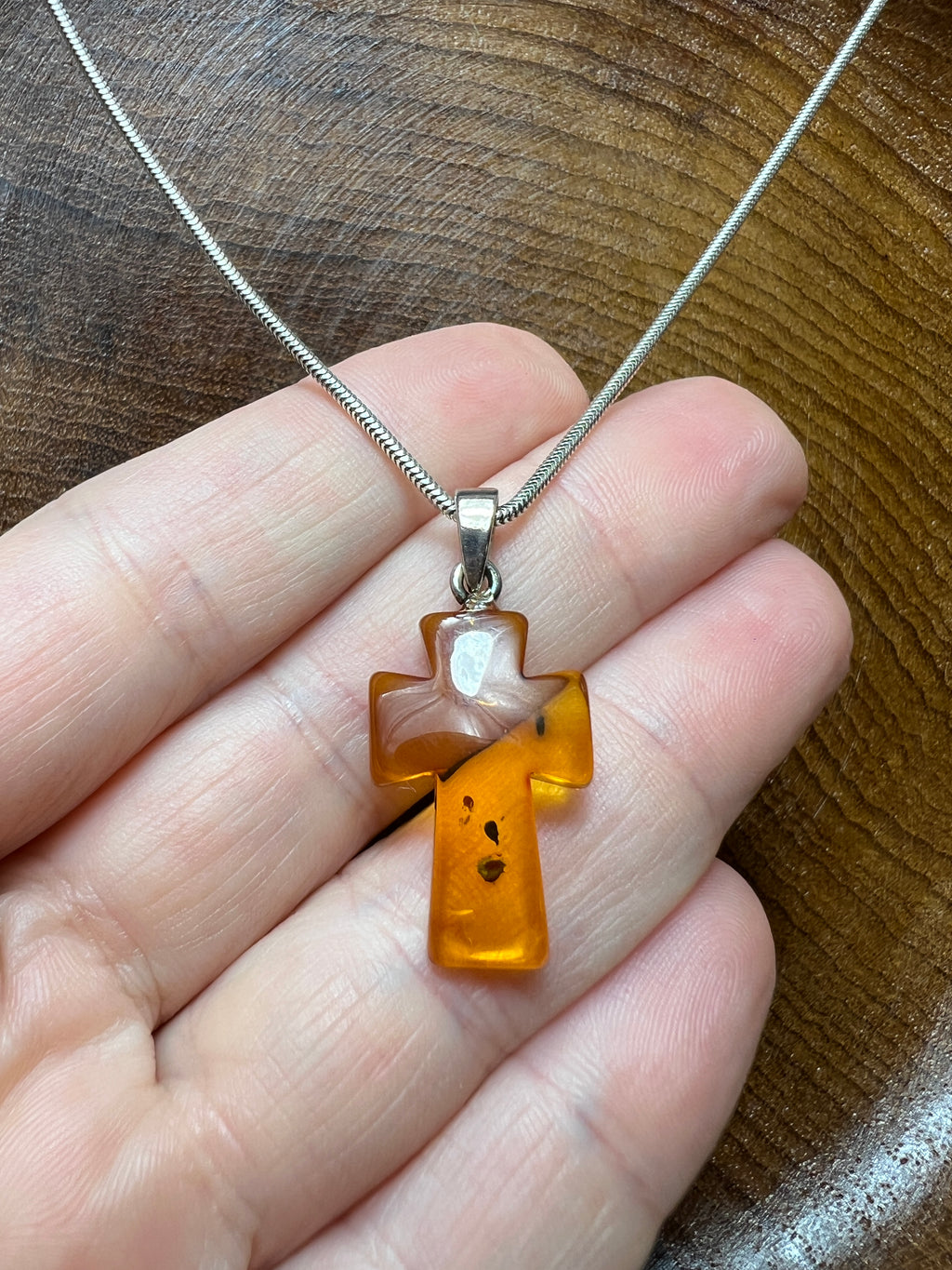 Kreuz-Kette aus Bernstein & 925 Sterling Silber – Unikat