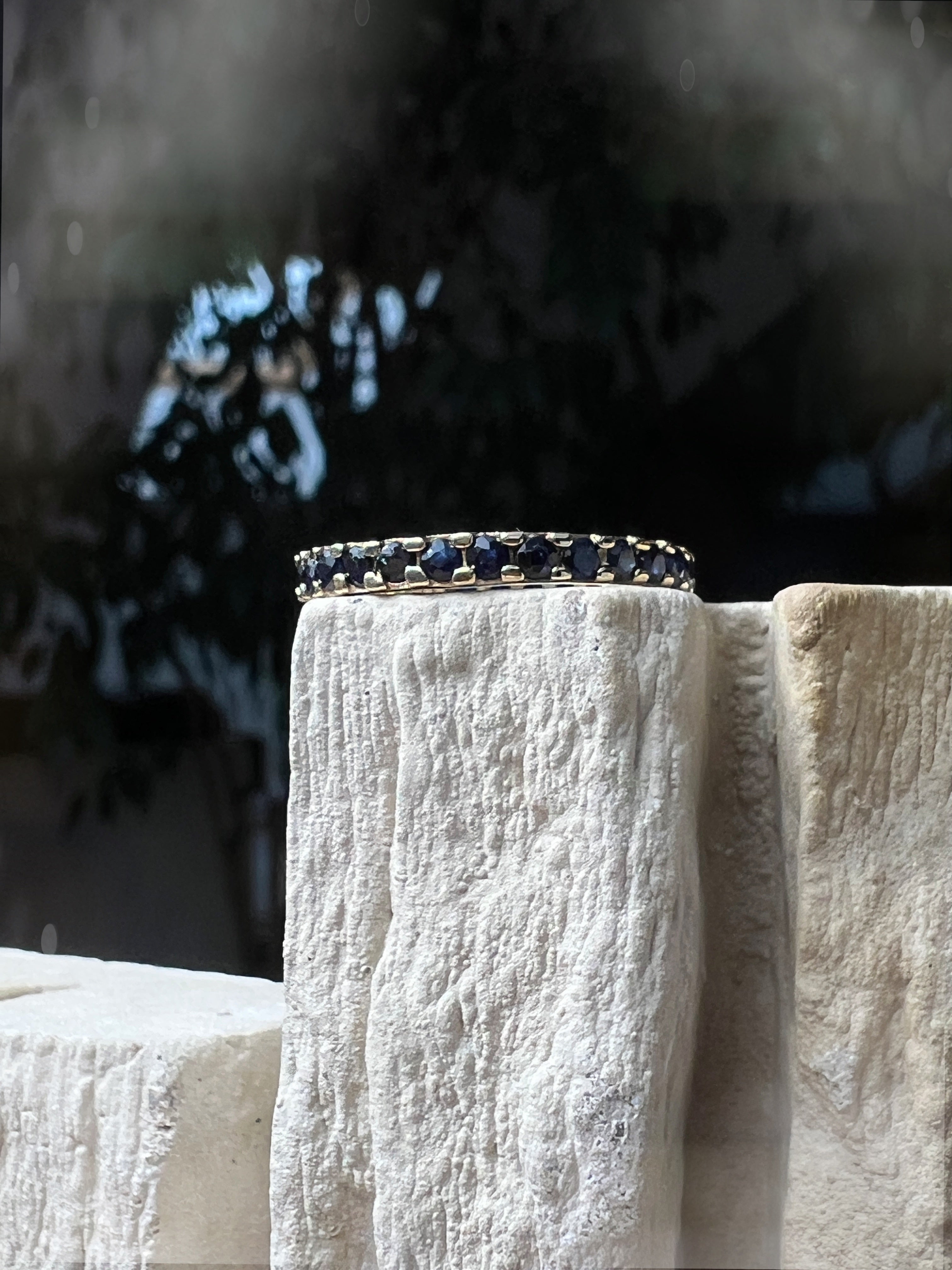Memoire-Ring aus 585er Gold mit funkelnden Saphiren – Nr. 59 (19)