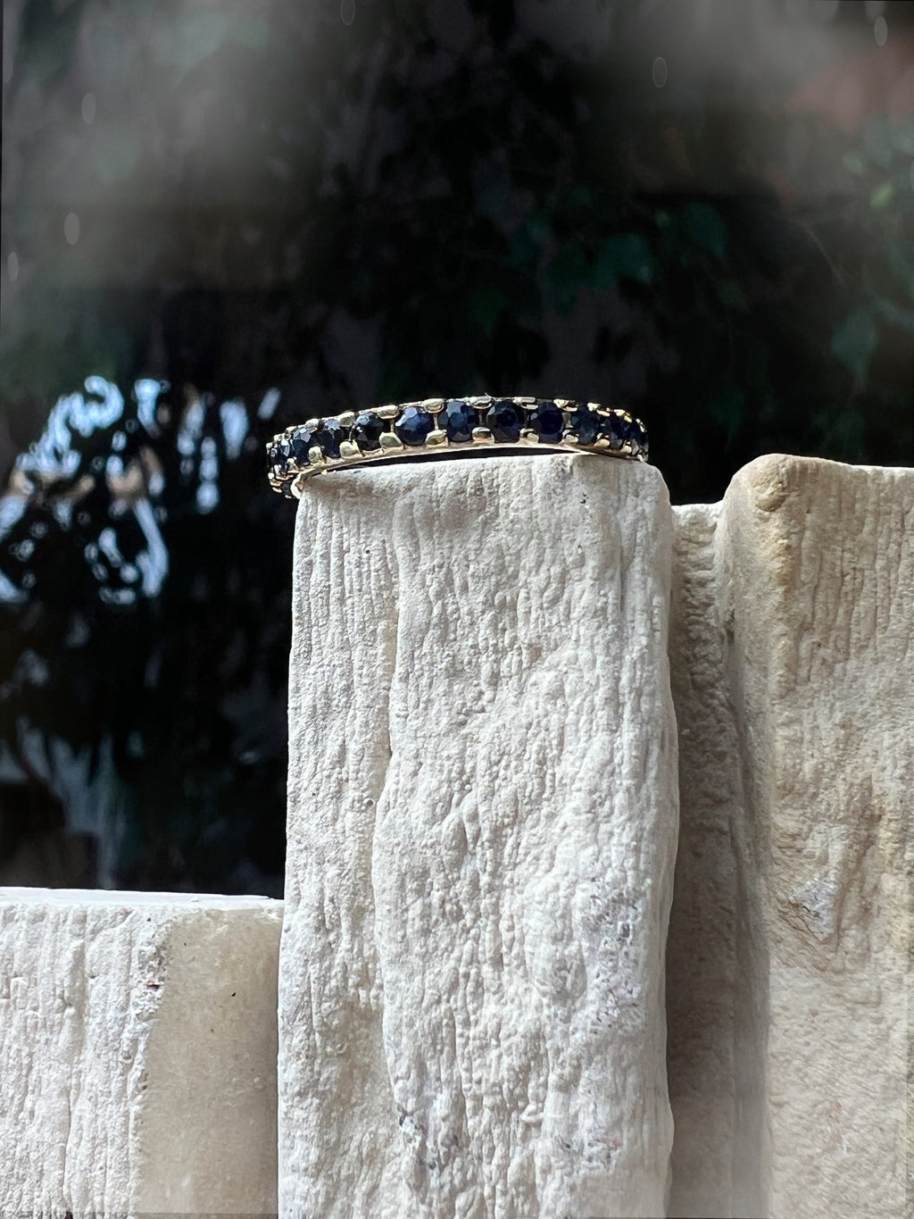 Memoire-Ring aus 585er Gold mit funkelnden Saphiren – Nr. 59 (19)
