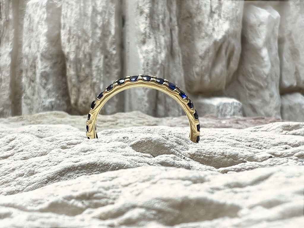 Memoire-Ring aus 585er Gold mit funkelnden Saphiren – Nr. 59 (19)