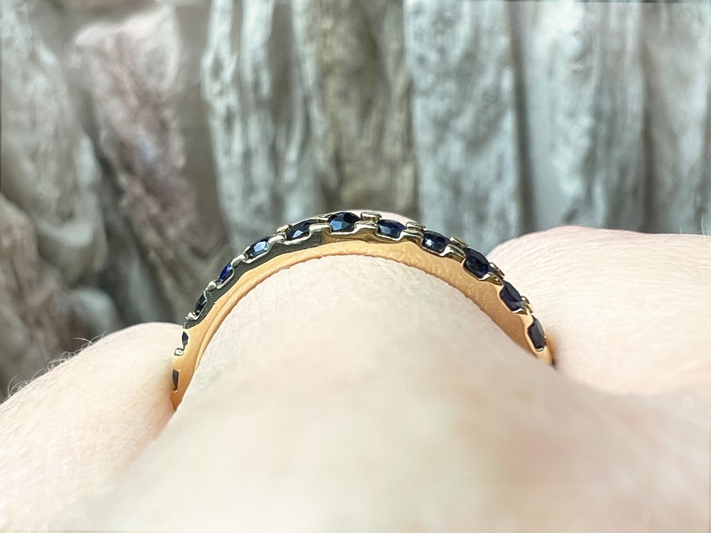 Memoire-Ring aus 585er Gold mit funkelnden Saphiren – Nr. 59 (19)