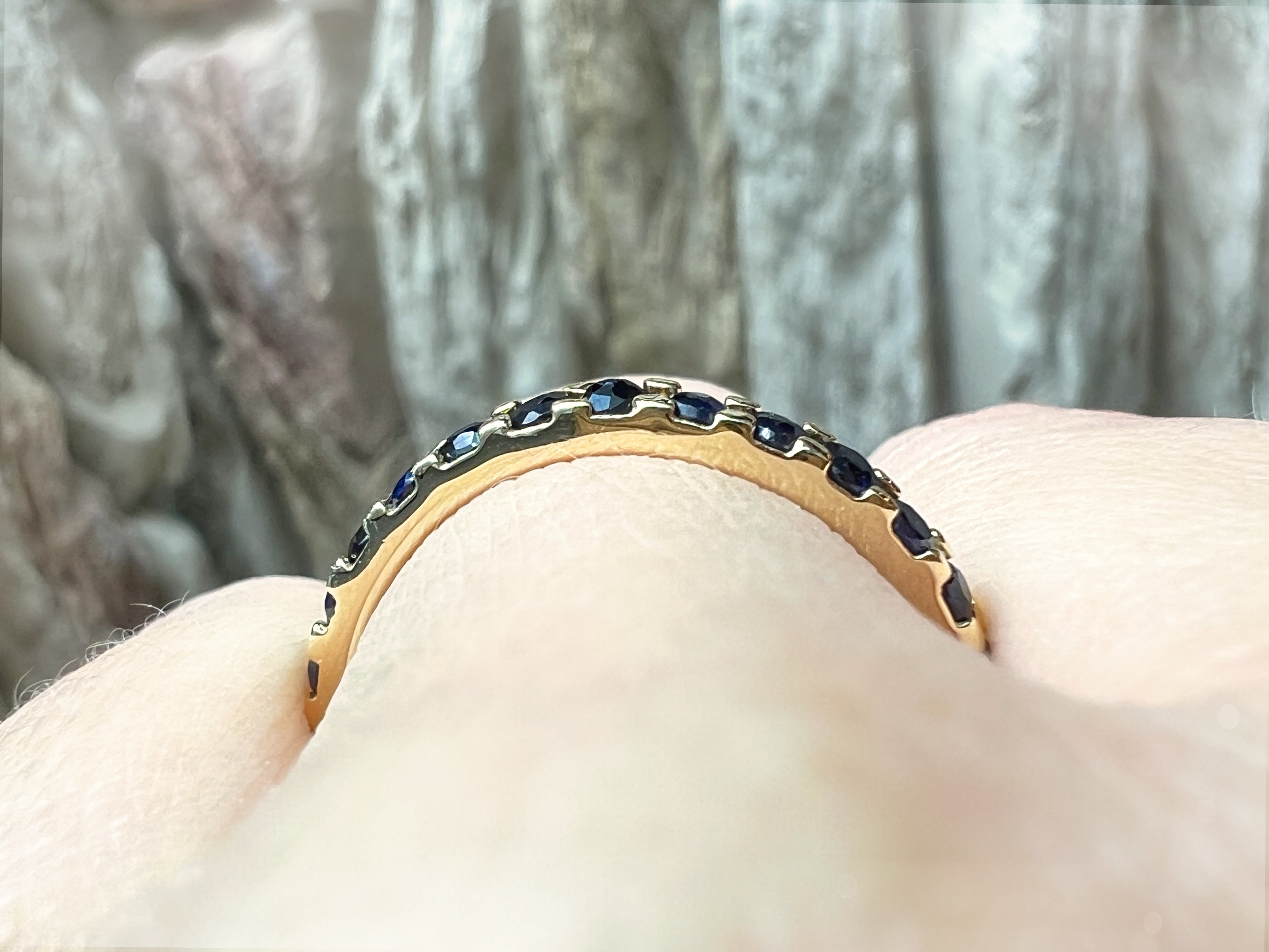 Memoire-Ring aus 585er Gold mit funkelnden Saphiren – Nr. 59 (19)