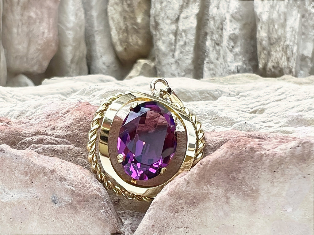 Amethyst-Anhänger "Innere Ruhe" · 333er Gelbgold · Handgefertigt · Unikat