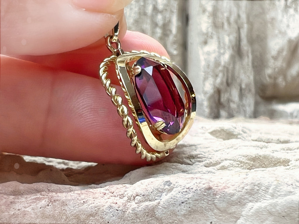 Amethyst-Anhänger "Innere Ruhe" · 333er Gelbgold · Handgefertigt · Unikat