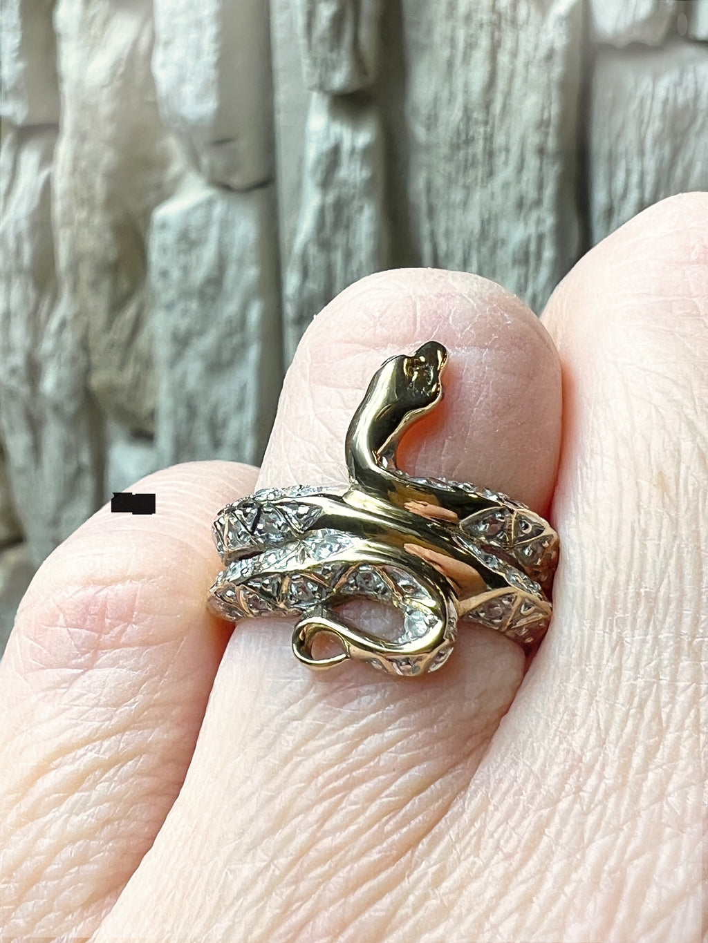 Luxus-Ring "Snake" - 333 Gold - funkelnde Rubin-Augen & 30 Diamanten