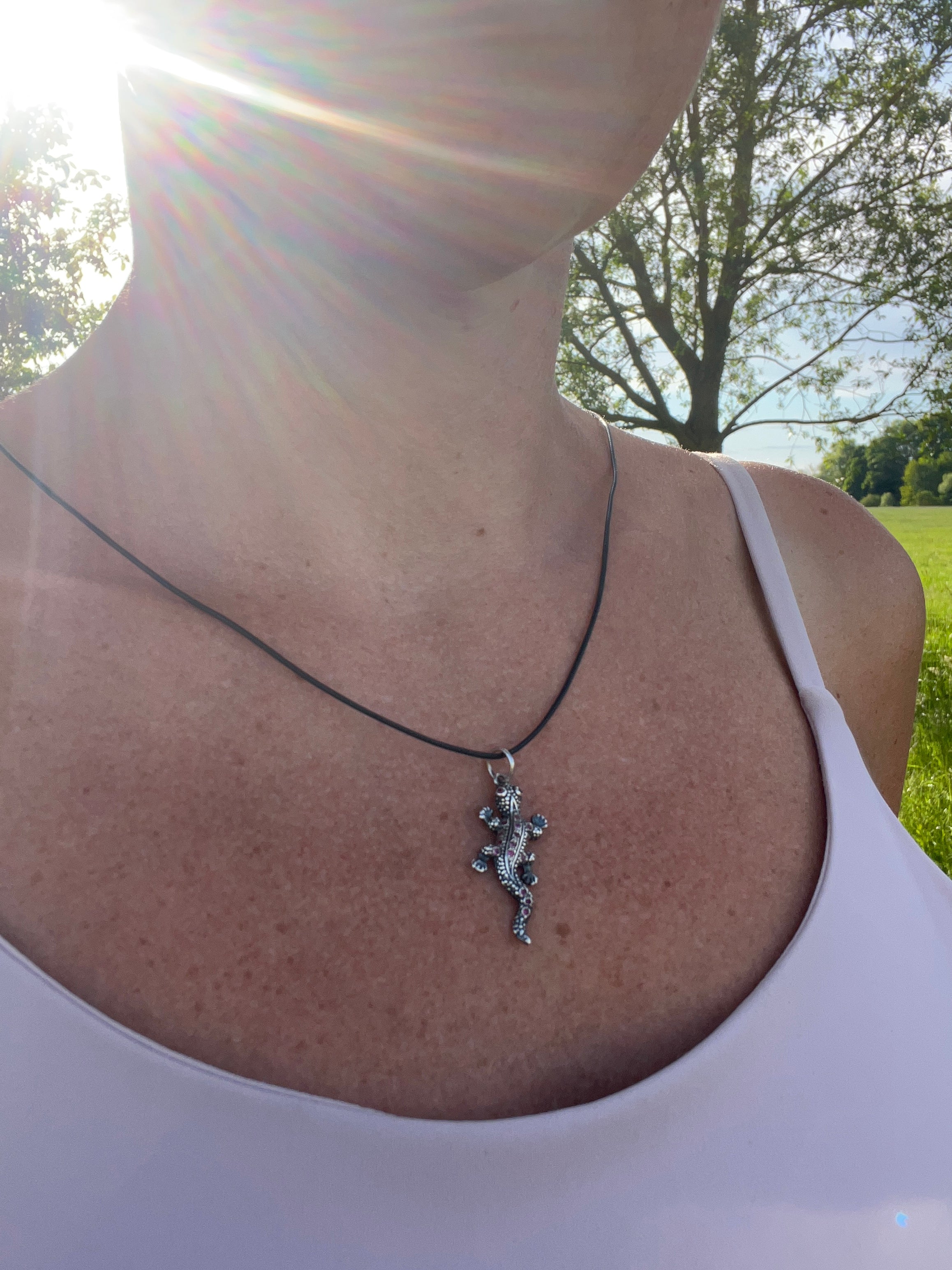 Anhänger "Gecko" · 925 Sterling Silber · magenta Zirkonia