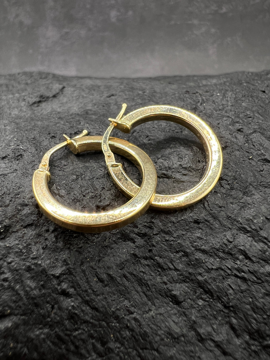 Ohrringe "Creolen eckig" · 585 Gold · Gelbgold · Glanz