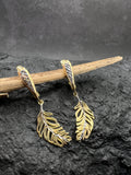 Ohrringe "Bicolor Feder" · 585 Gold · Gelb- und Weißgold · diamantiert