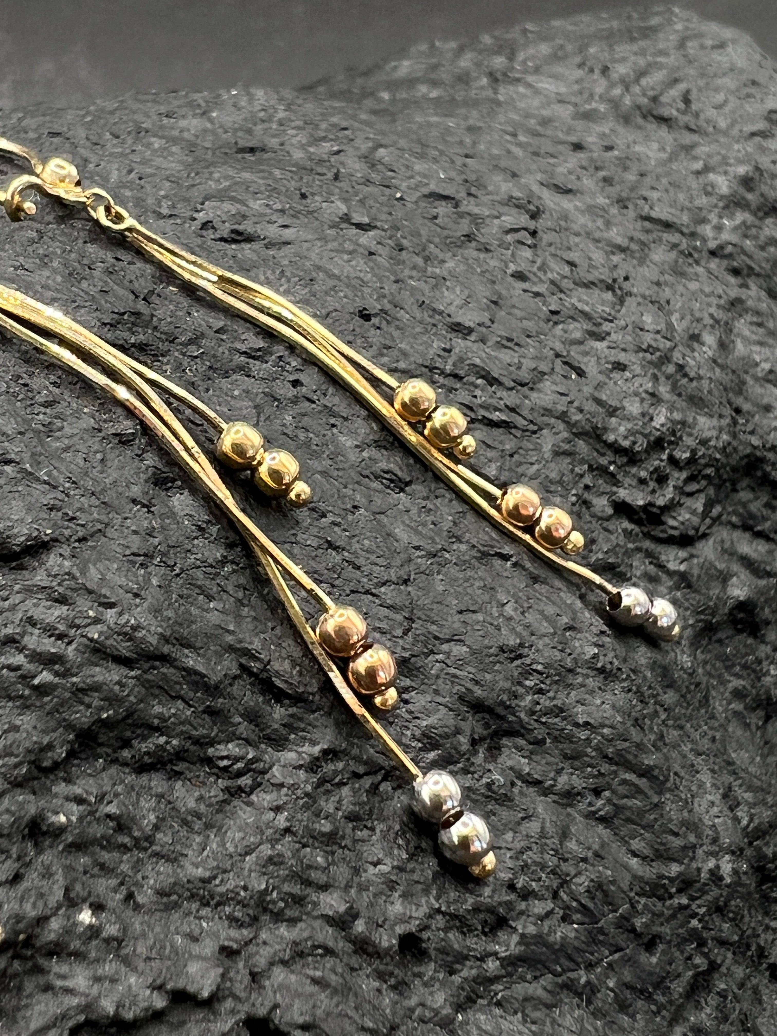 Damen Ohrhänger • 585 Gelbgold • Tricolor • Kugeldesign • Bewegliche Stäbe • Hackenverschluss