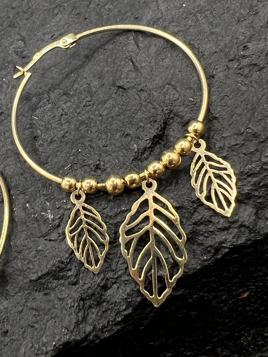 Ohrringe "Creolen verspielt" · 585 Gold · Gelbgold · Blattmuster