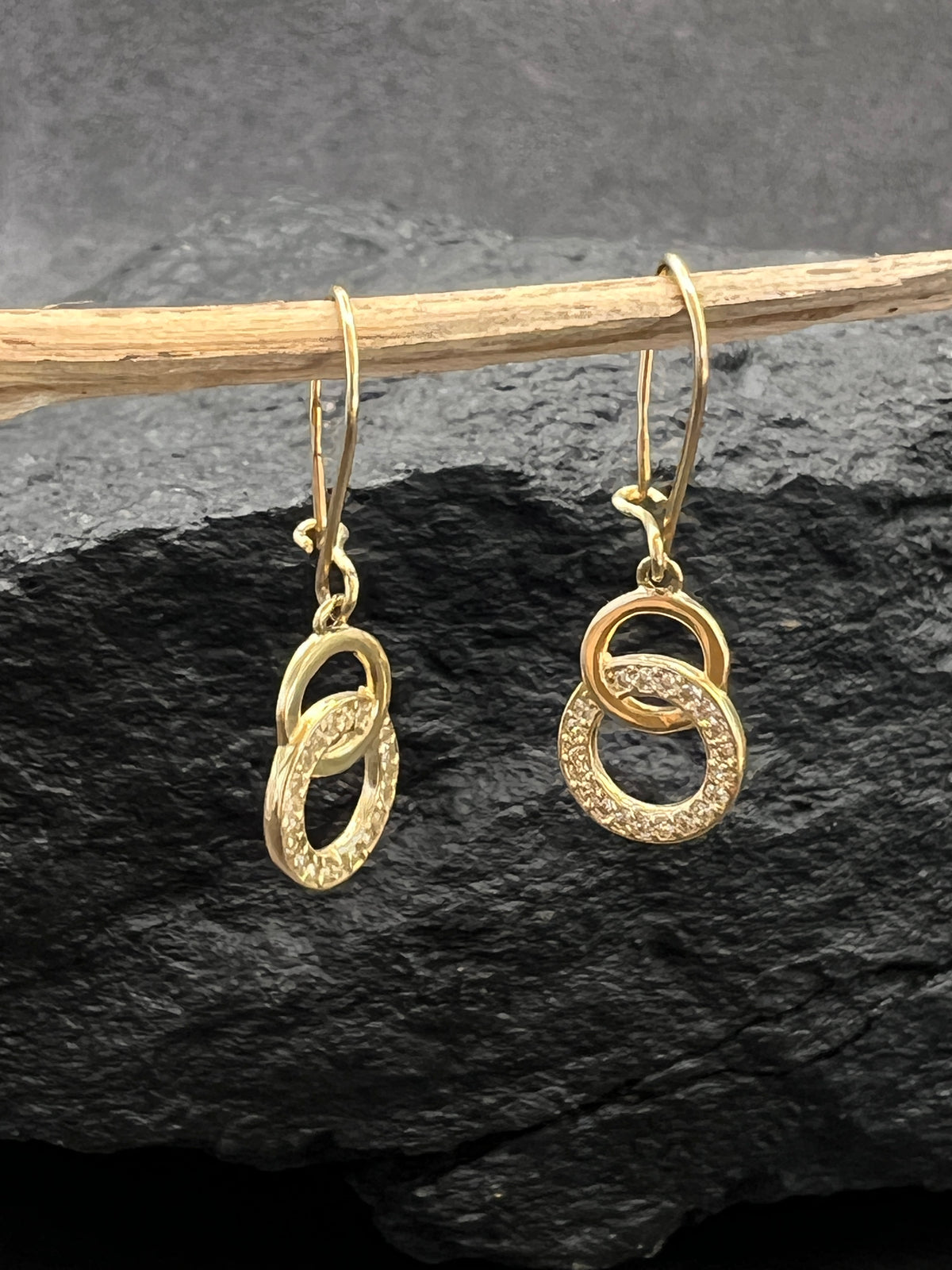 Damen Ohrhänger 585 Gelbgold · Zwei Kreise · Zirkonia · Elegante Brisur