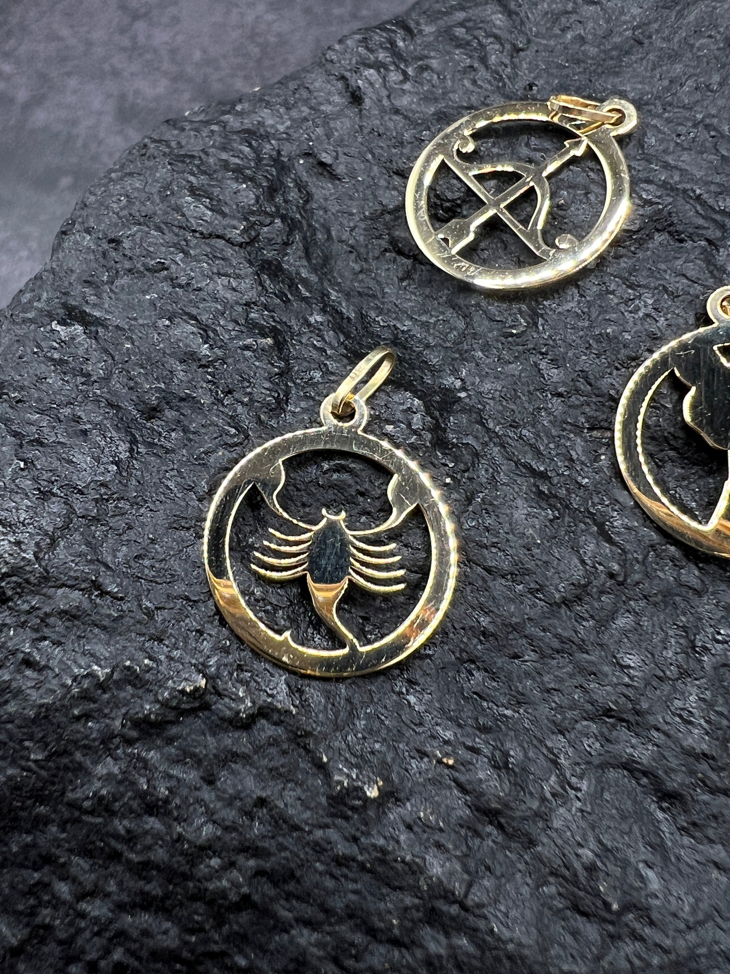 Kollektion Sternzeichen-Anhänger • 585 Gelbgold • Unisex