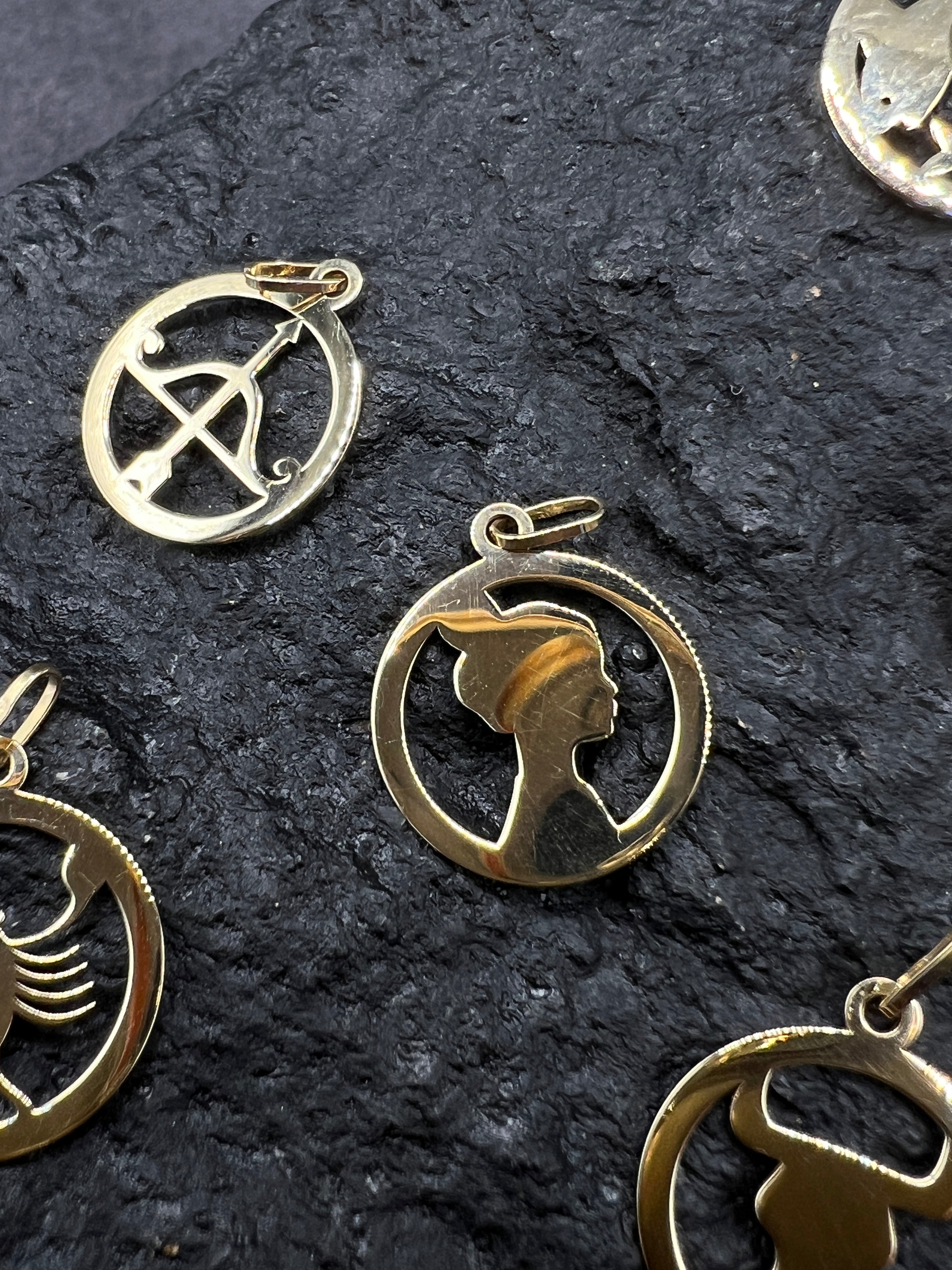 Kollektion Sternzeichen-Anhänger • 585 Gelbgold • Unisex