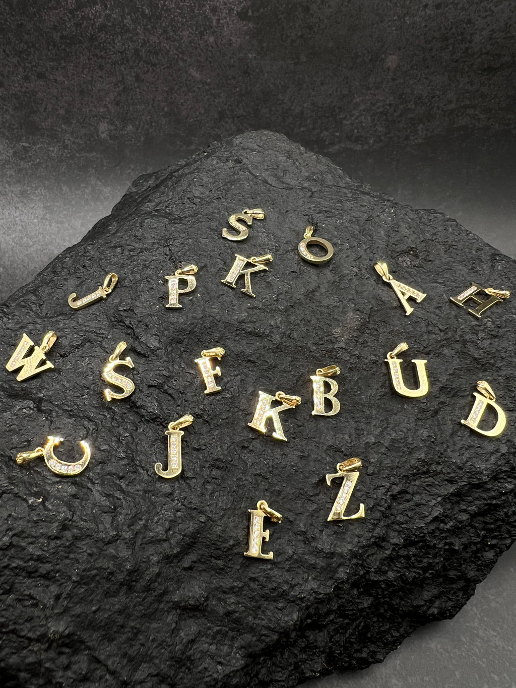 Kollektion "Buchstaben" · 585 Gold · weiße Zirkonia · Glanz