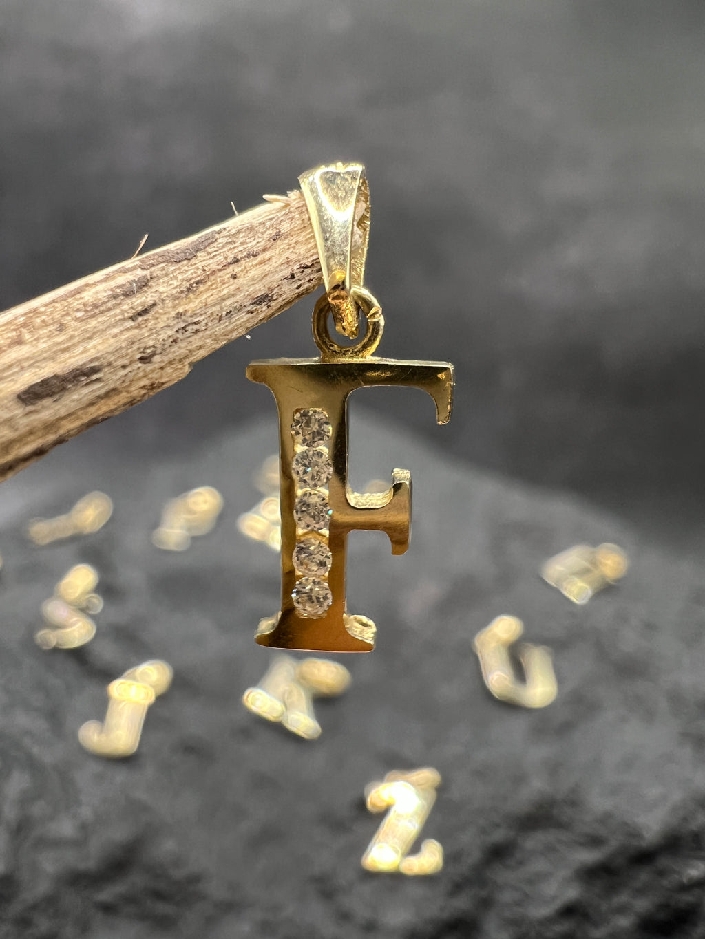 Kollektion "Buchstaben" · 585 Gold · weiße Zirkonia · Glanz