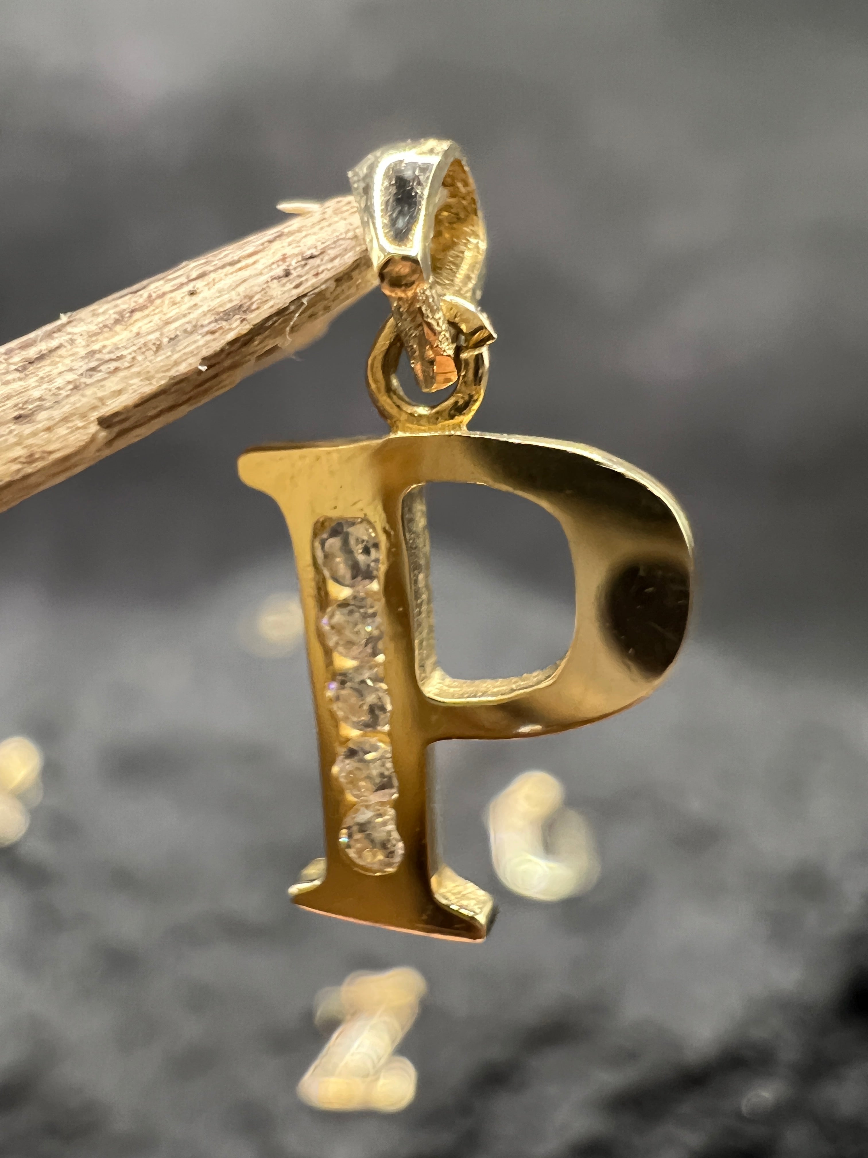 Kollektion "Buchstaben" · 585 Gold · weiße Zirkonia · Glanz