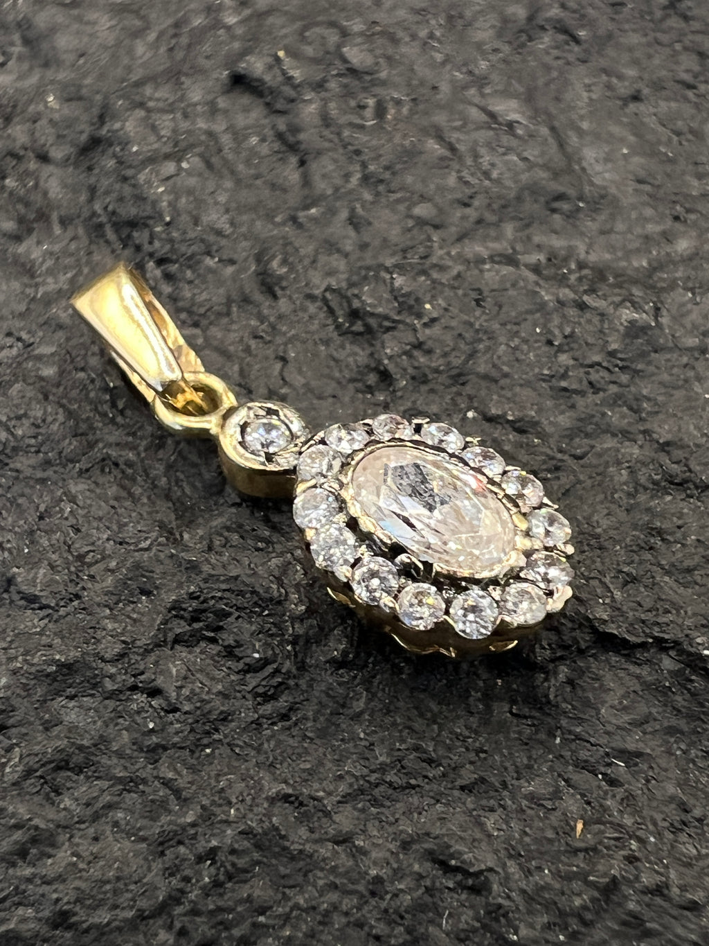 585 Gold Anhänger Vintage Flower Gelbgold • ovaler Zirkonia • 14 Karat