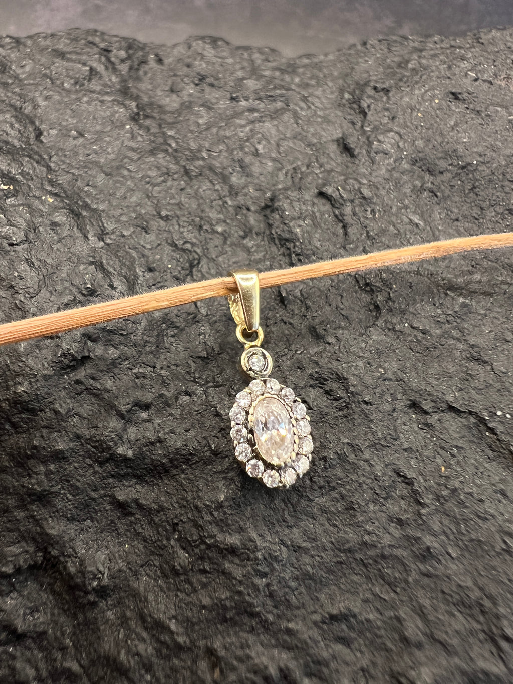 585 Gold Anhänger Vintage Flower Gelbgold • ovaler Zirkonia • 14 Karat