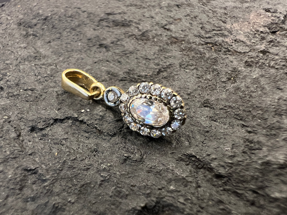 585 Gold Anhänger Vintage Flower Gelbgold • ovaler Zirkonia • 14 Karat