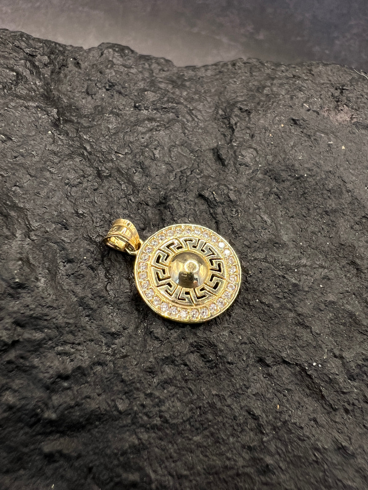 585 Gold Anhänger • Antik-Design mit Mäander-Muster • 14 Karat • weiße Zirkonia