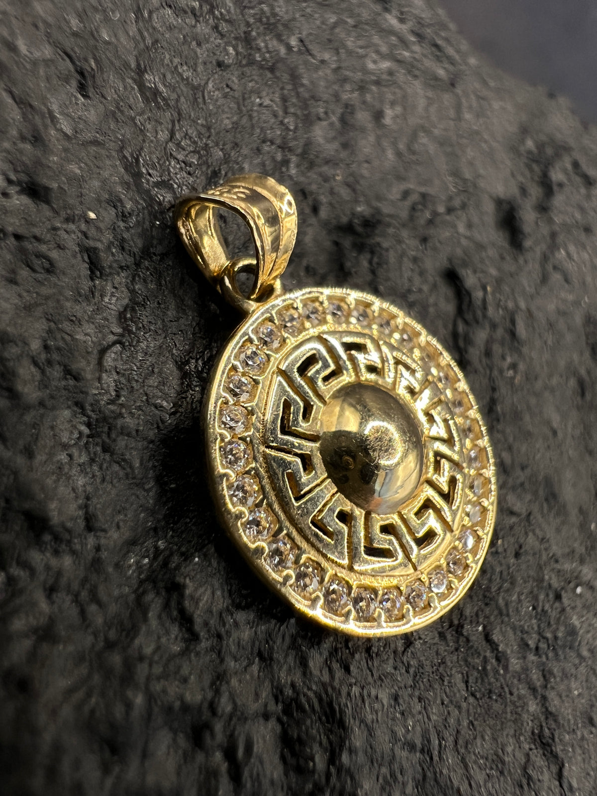 585 Gold Anhänger • Antik-Design mit Mäander-Muster • 14 Karat • weiße Zirkonia