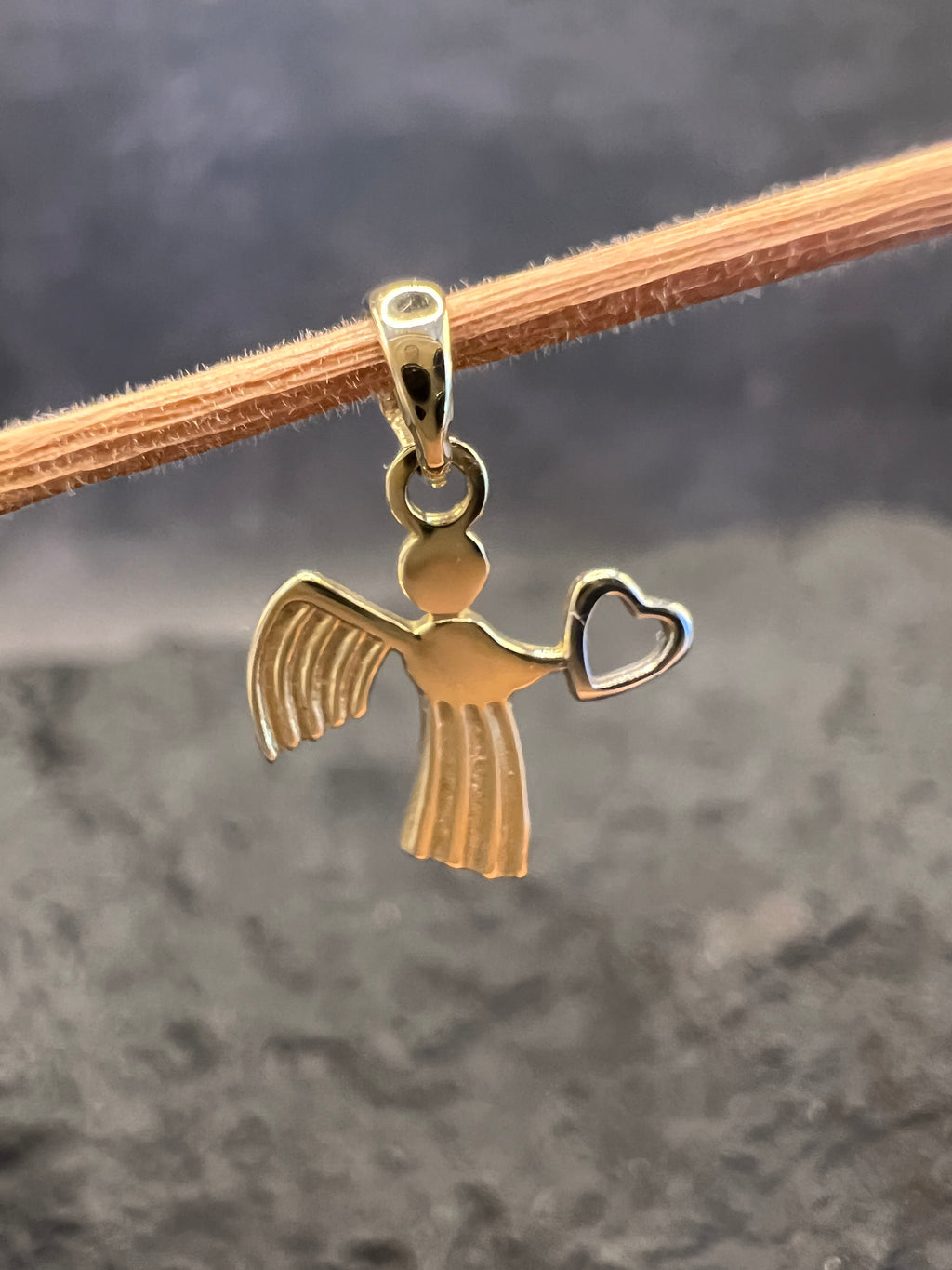 585 Gold Anhänger • Schutzengel mit Herz • 14 Karat • Bicolor • Love